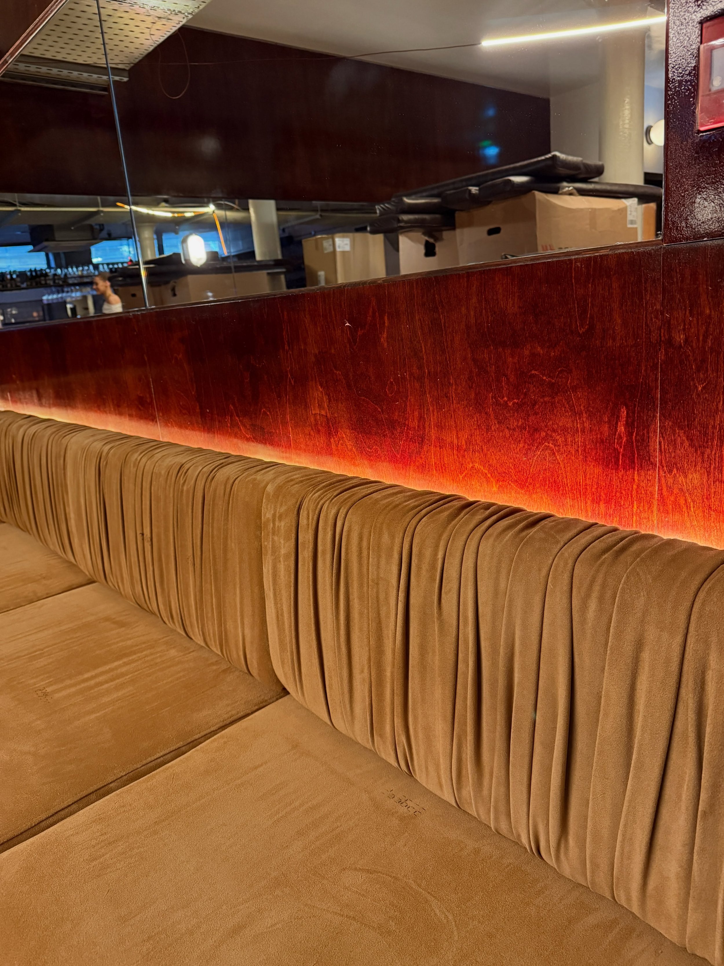 A few sneaky snaps of the bespoke corner banquette ready for the relaunch of @thedaisynq 

Suede side up, giving beautiful texture, even the branding and batch numbers can be seen from @crestleather 

It&rsquo;s definitely &ldquo;avant-guard&rdquo; a