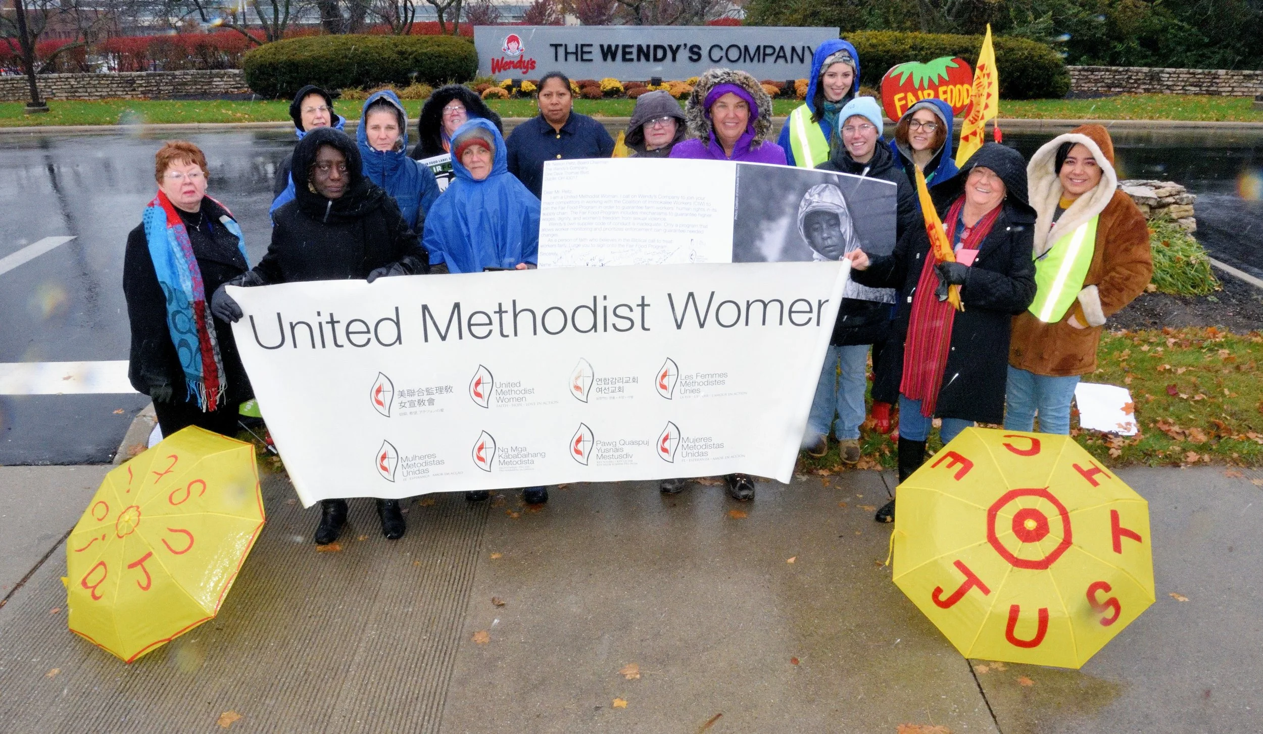The delegation of United Methodist Women, local Columbus area faith leaders and students outside of the Wendy’s HQ.