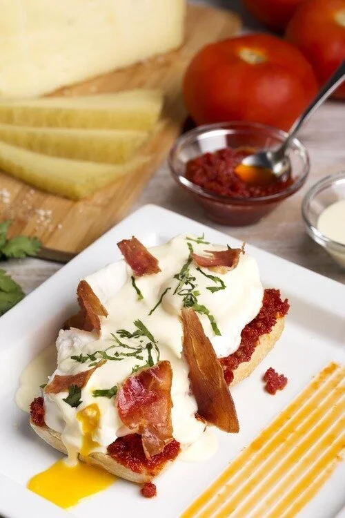 BENEDICTINOS_2-food styling-andrea-osuna-all rights reserved.jpg