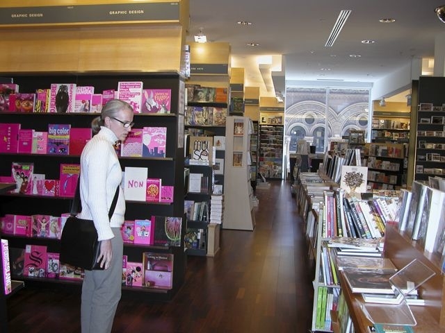 All the pink books, Installation