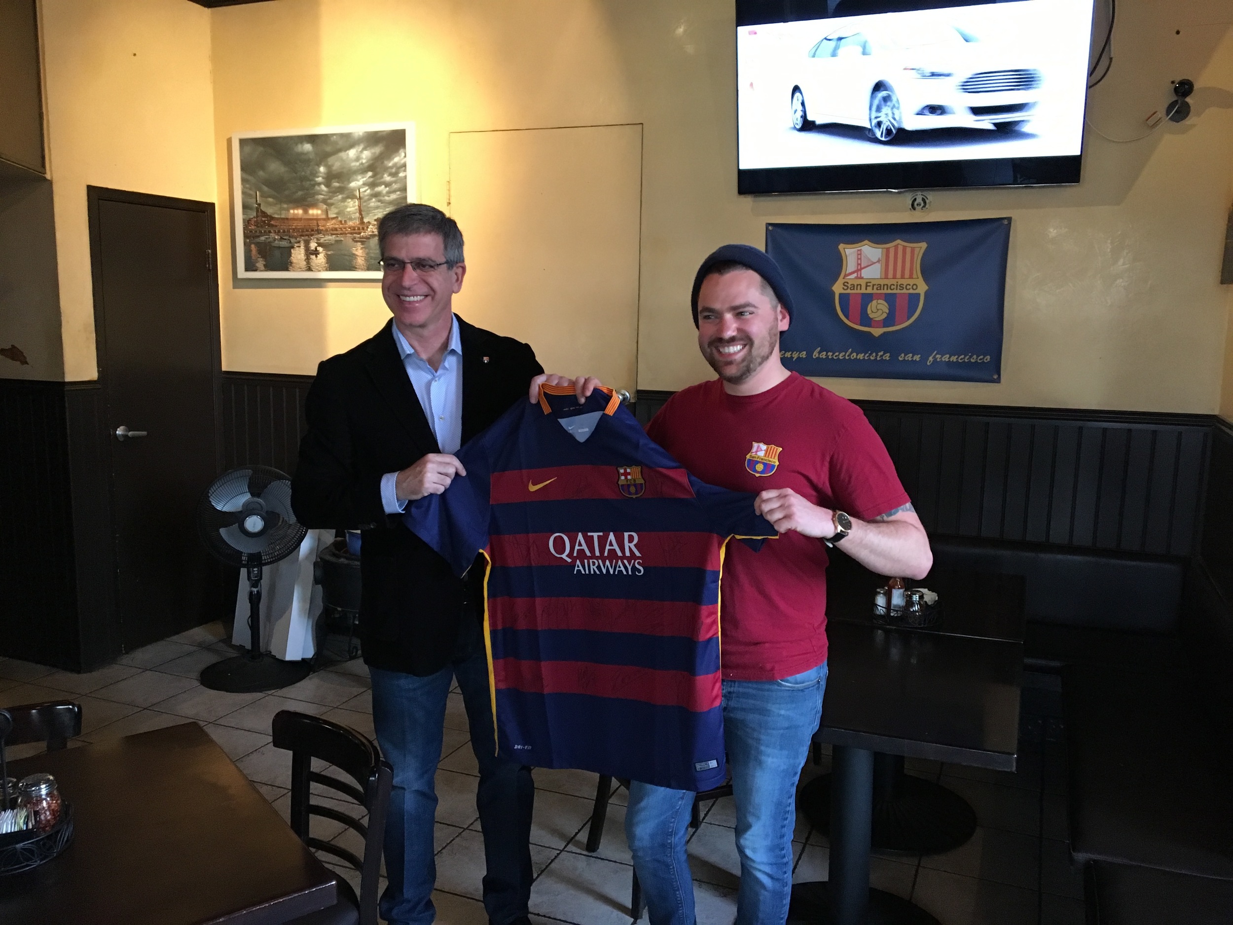 Sr. Jordi Mestre with Matthew Manson at South Beach Cafe