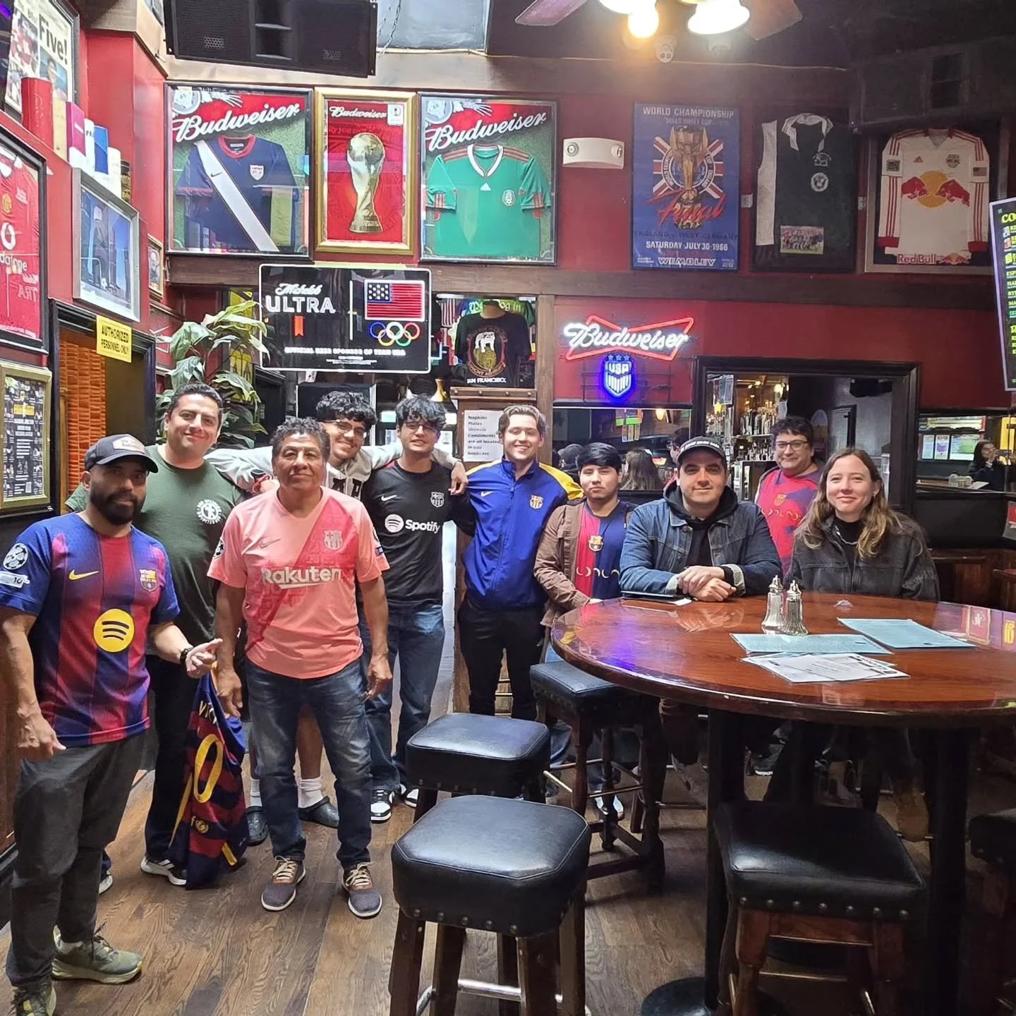 Bay Area Cul&eacute;s, 🔵🔴🌉

Thank you to everyone who came out to @themaddoginthefogsf to cheer on Bar&ccedil;a together. The passion, the nerves, the celebrations is what being a Penya is all about 🔵🔴🔵🔴

A special shoutout to @lgrancapitan fo