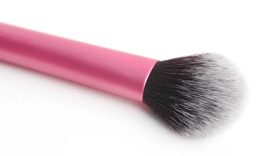 real-techniques-multi-task-brush-review-photos-blush.jpg