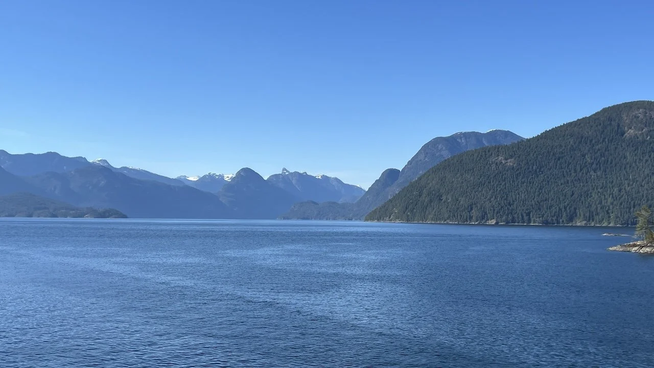 all-about-tin-hat-hut-on-the-sunshine-coast-the-adventure-beckons