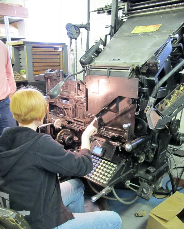 Connie from C.C. Stern Type Foundry and Buzzworm Studios casting a “tweet”