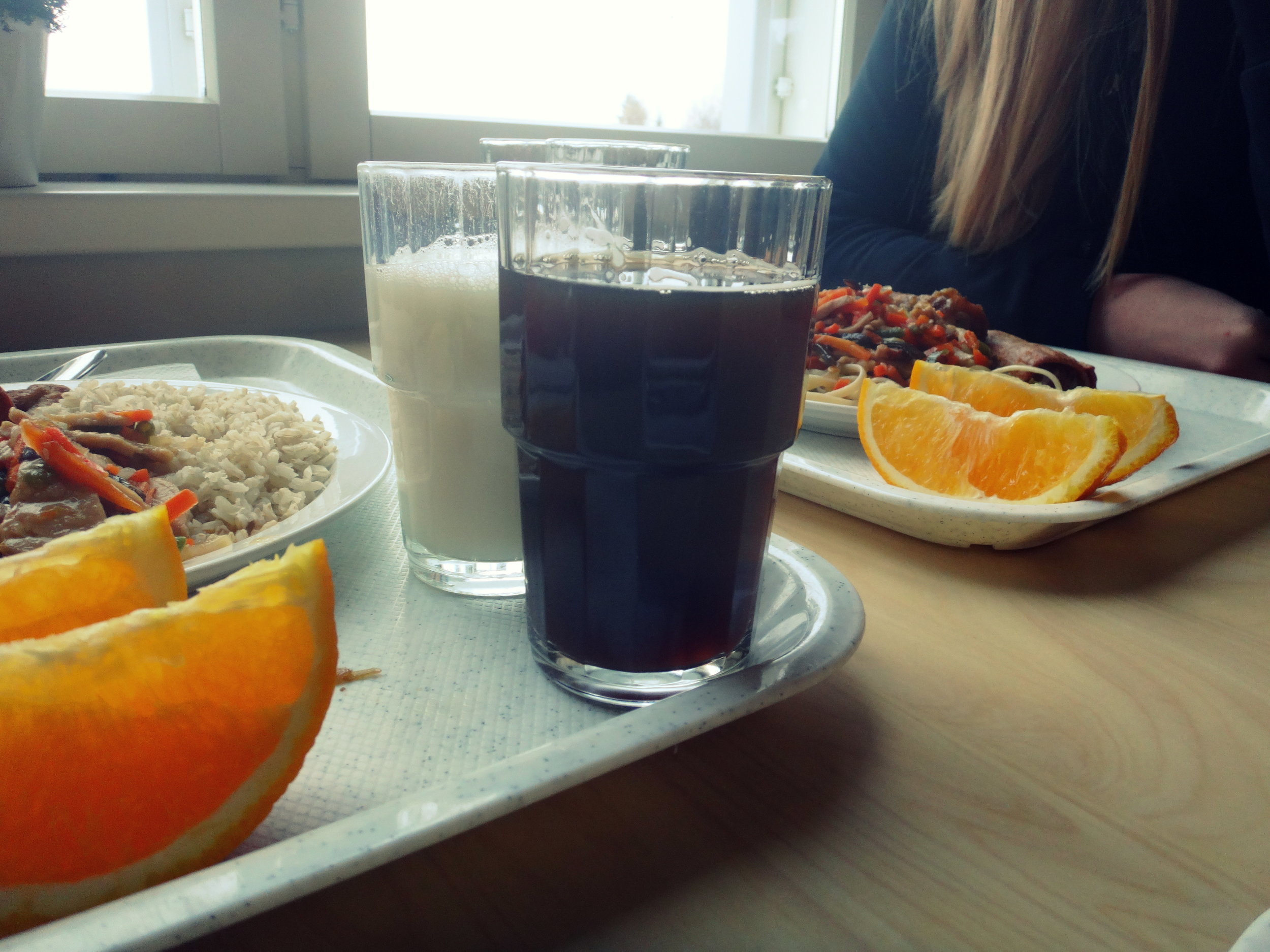Lounaalla.