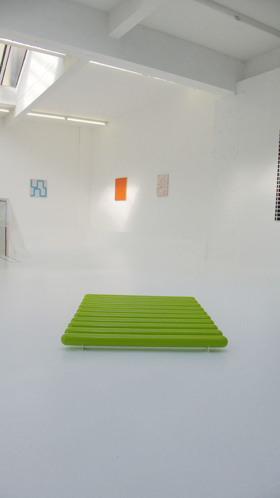 Pipe Dreams 2 2003 carpaint, plastic 10 pipes on stands each pipe 98 x 7 cm, stands 4.7 x 7 cm installation view Yo, Mo’ Modernism, Centre for Contemporary Non-objective Art, Brussels, 2008
