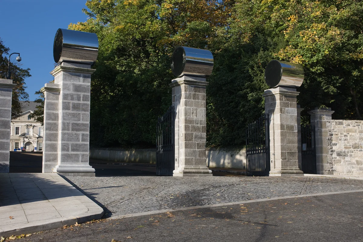 Steel2008Stainless steel3 sections each section 1m x 1.25 m