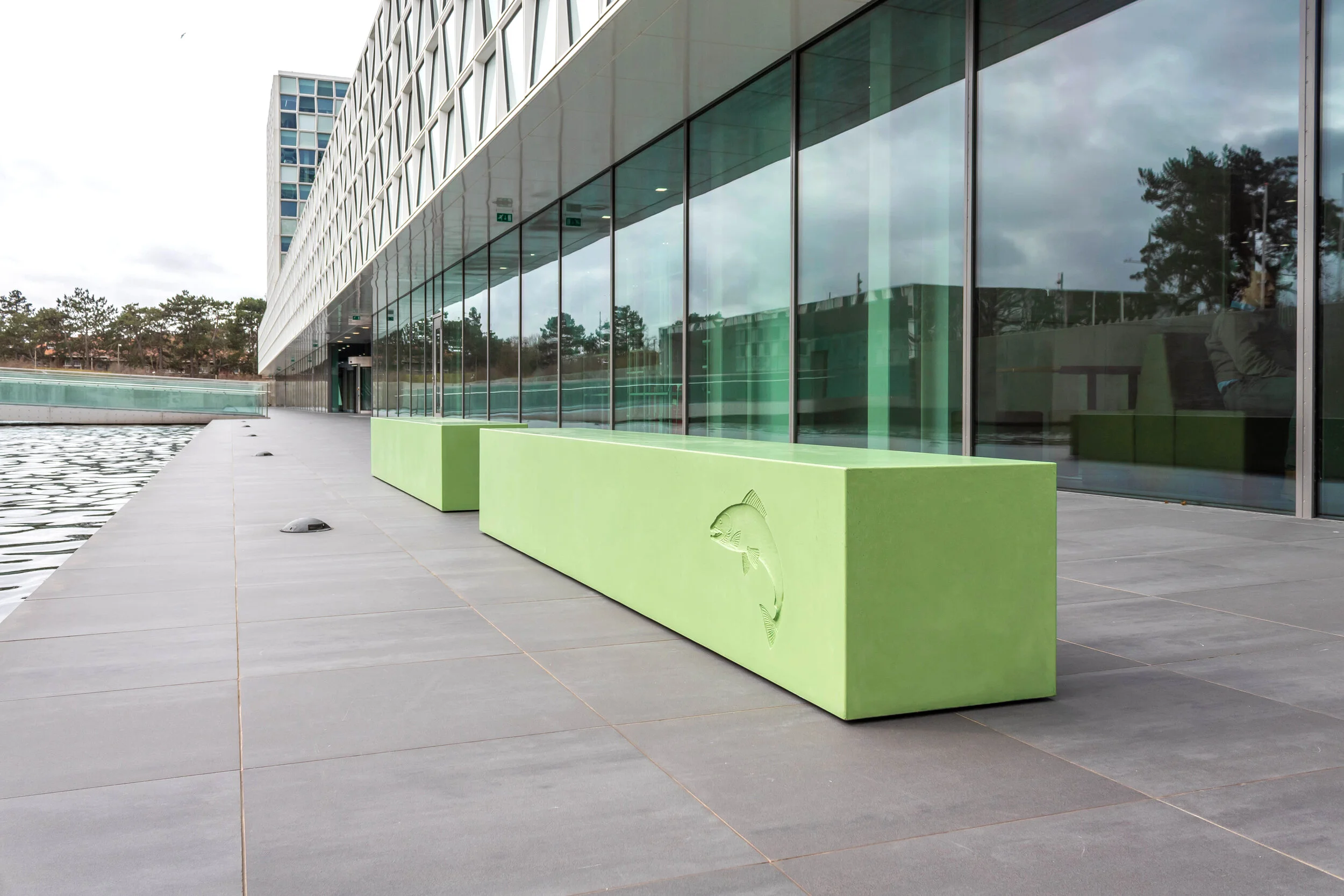 Oak2020Glass fibre reinforced concreteTwo blocks/benches each block 300 cm x 45 cm x 45 cm