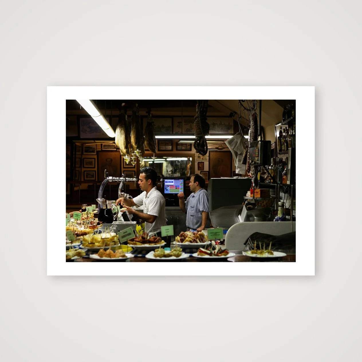 shot_table_610039b2_22b38116.jpg