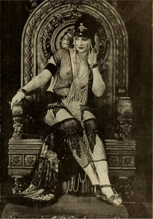 Betty Blythe as the Queen of Sheba, 1921