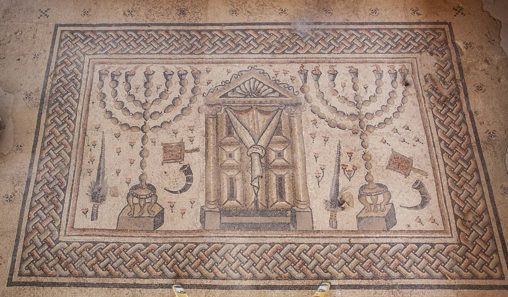 Mosaic representing Tabernacle with flanking menorah | Fifth-century synagogue, Tzipori | Image Source
