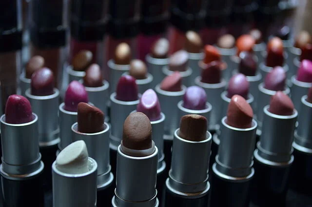A Perfect Hecatomb of Lipsticks in Every Shade: Using Invocations and Prayers to Imagine Ancient Relationships to the Gods