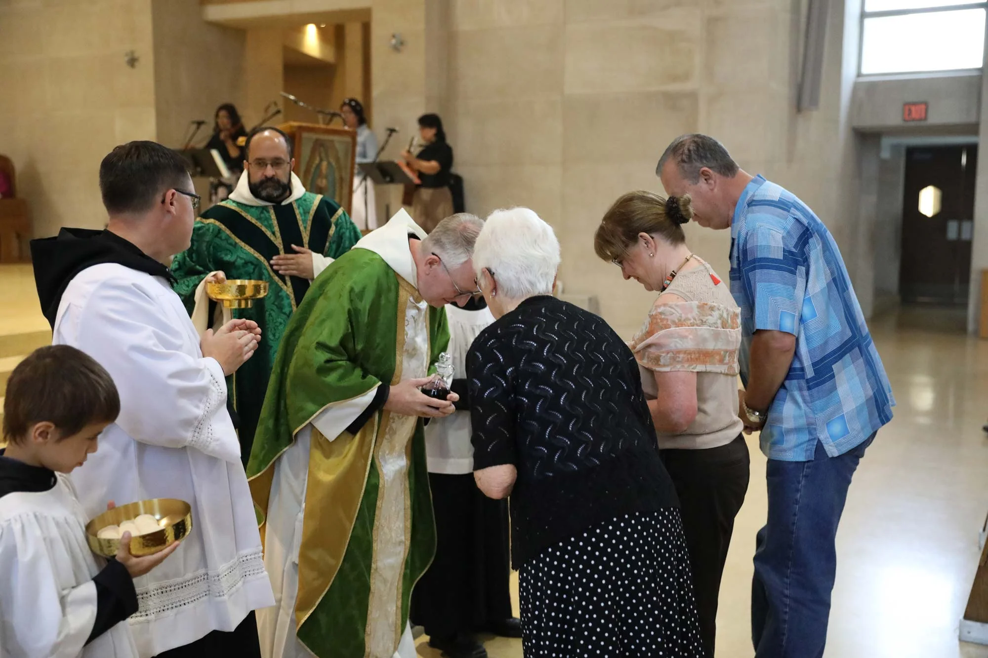 LukeTurner_FirstMass_024.jpg