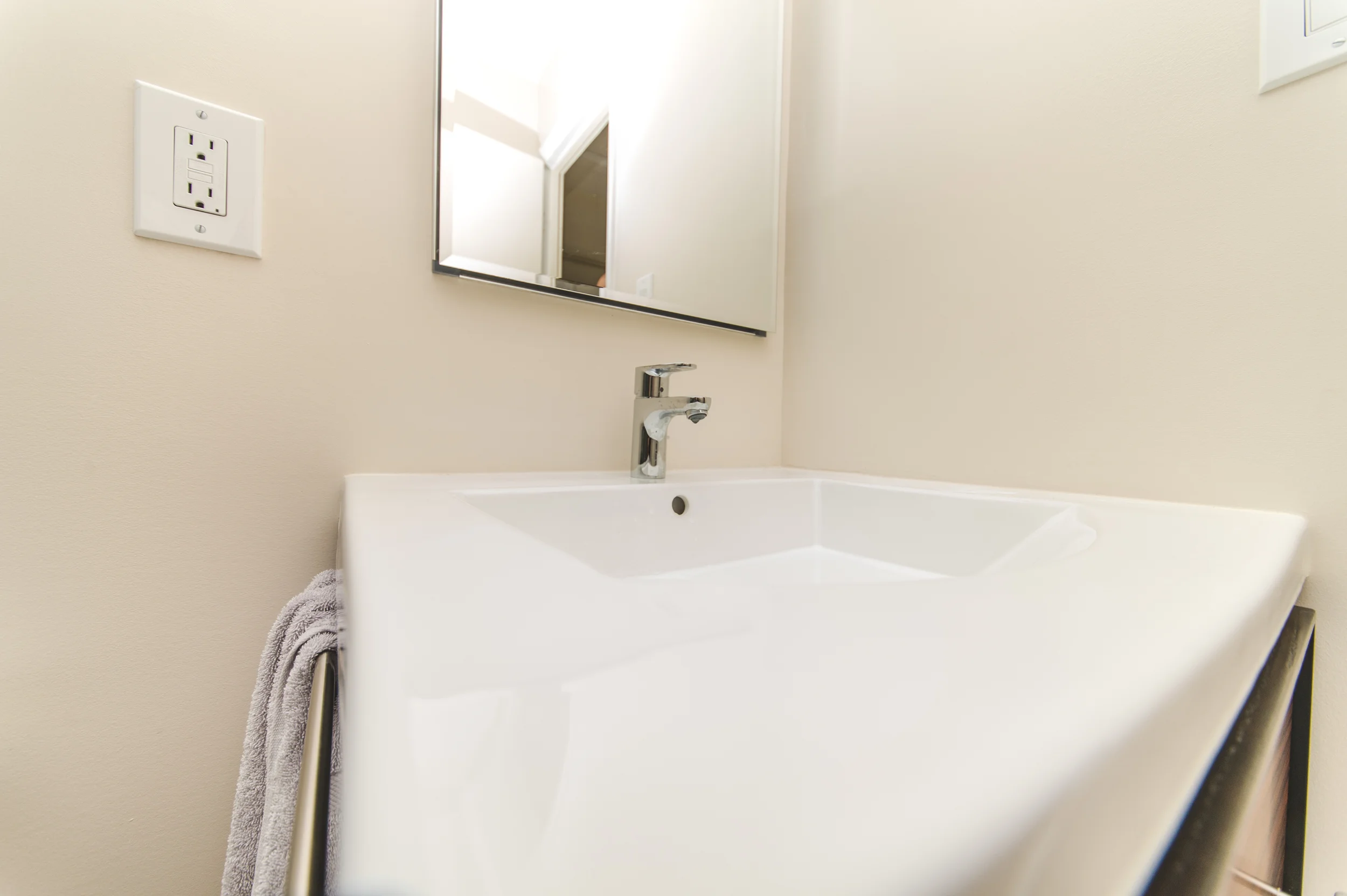 Claudia Silver Spring two Bathrooms-21.jpg