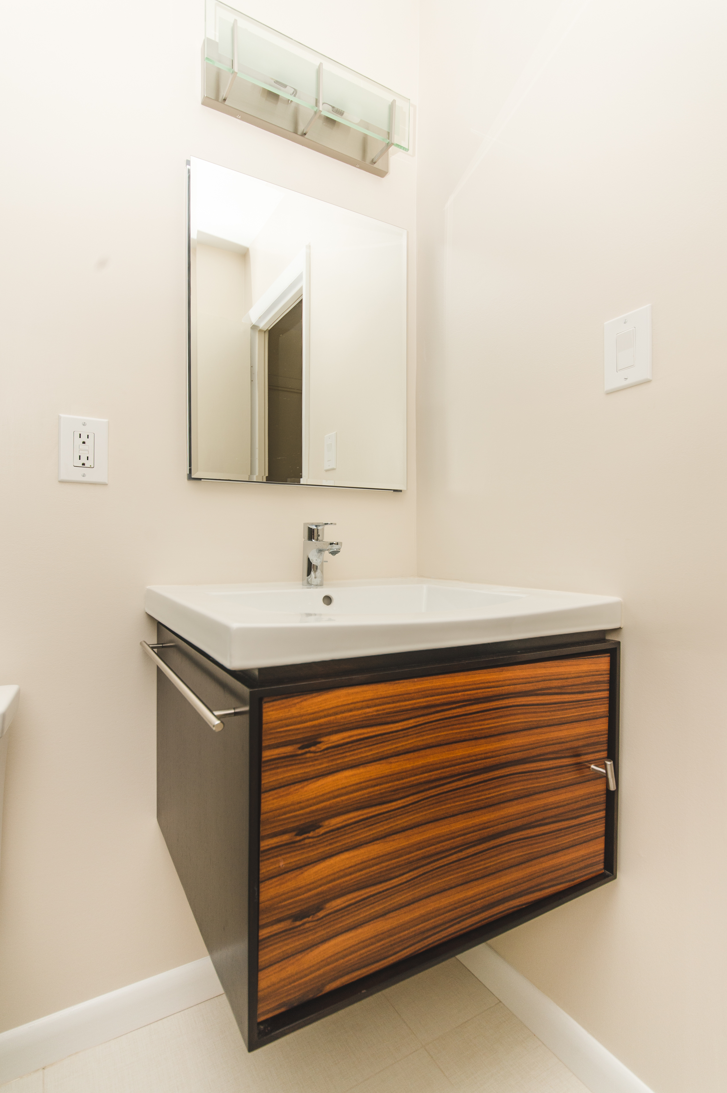 Claudia Silver Spring two Bathrooms-23.jpg