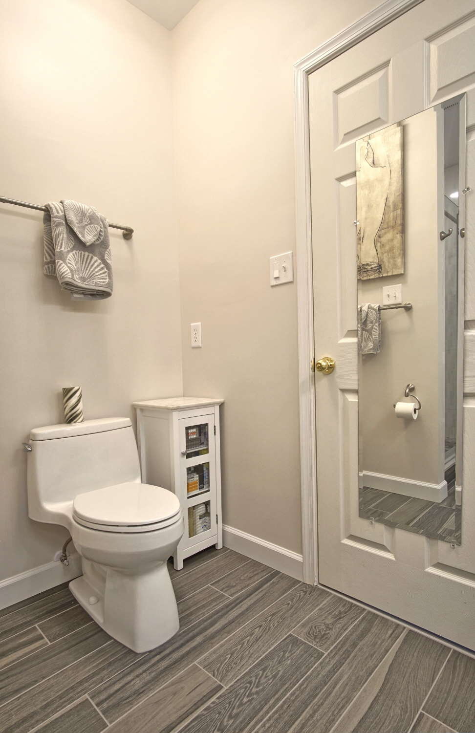 Small bathroom remodeling4.jpg