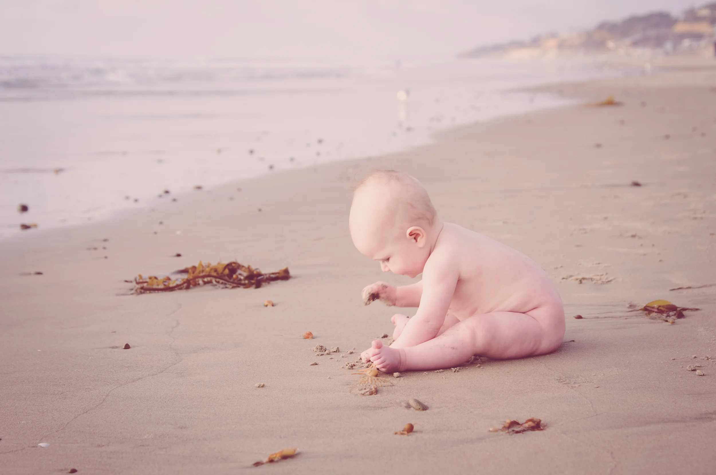 Newborn Photo Session / Baby's first time at the beach! 