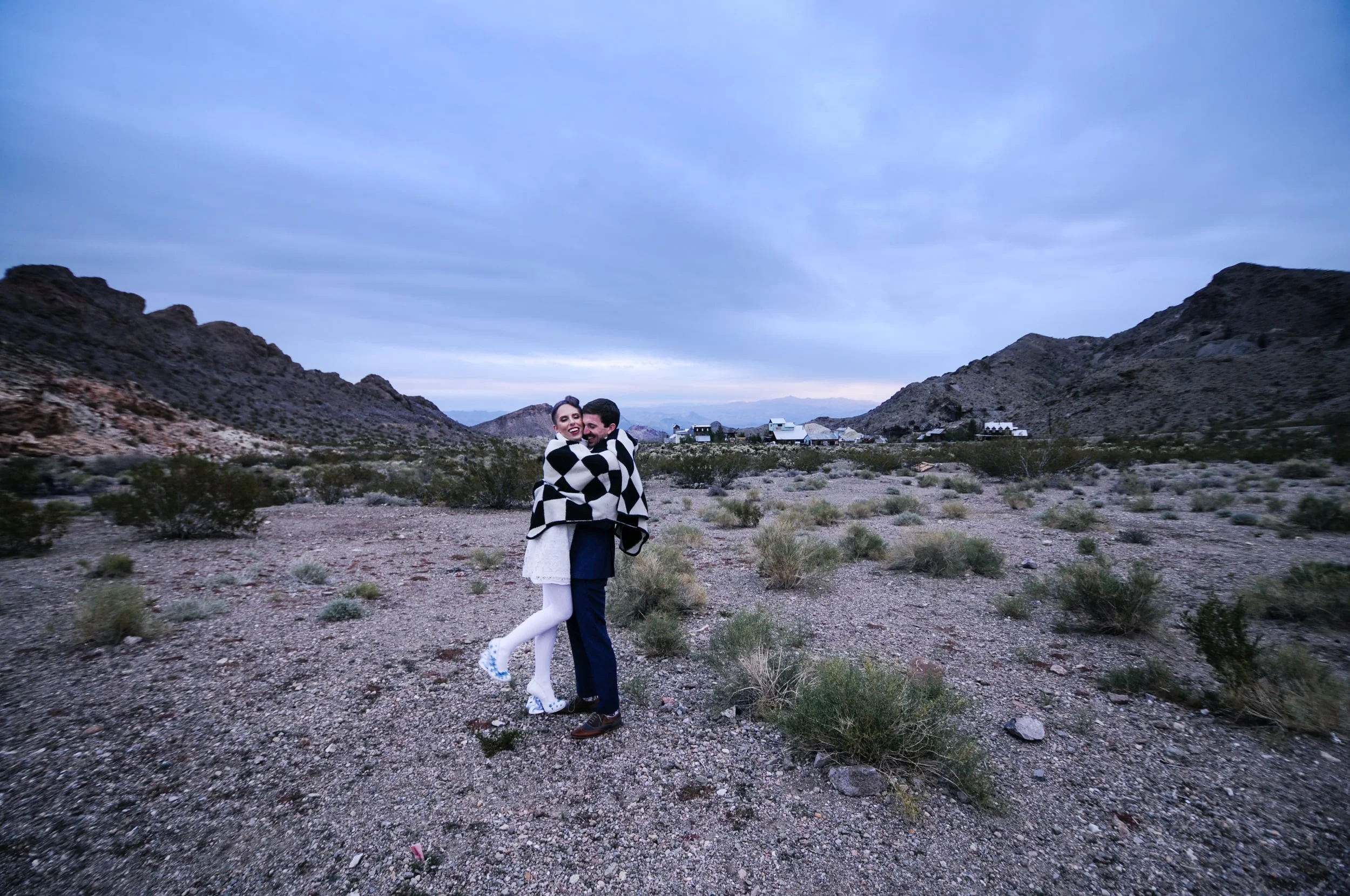 pop up wedding, flora pop wedding, elopement, las vegas elopement, desert elopement, smoke bomb wedding