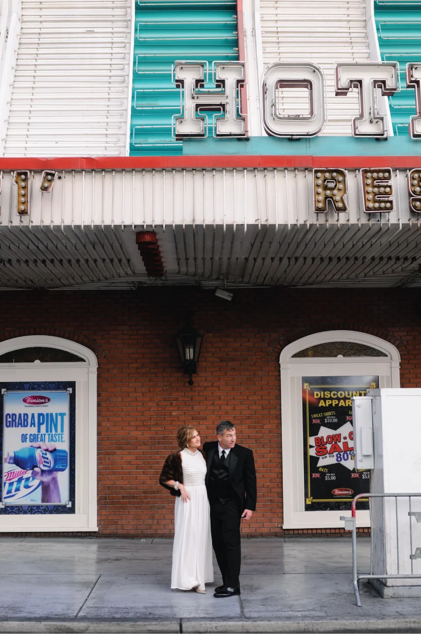 pop up wedding, las vegas elopement, ashley marie myers, las vegas wedding, elopement, desert elopement, vintage elopement