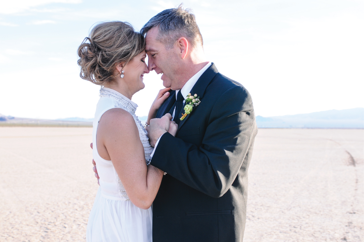 pop up wedding, las vegas elopement, ashley marie myers, las vegas wedding, elopement, desert elopement, vintage elopement