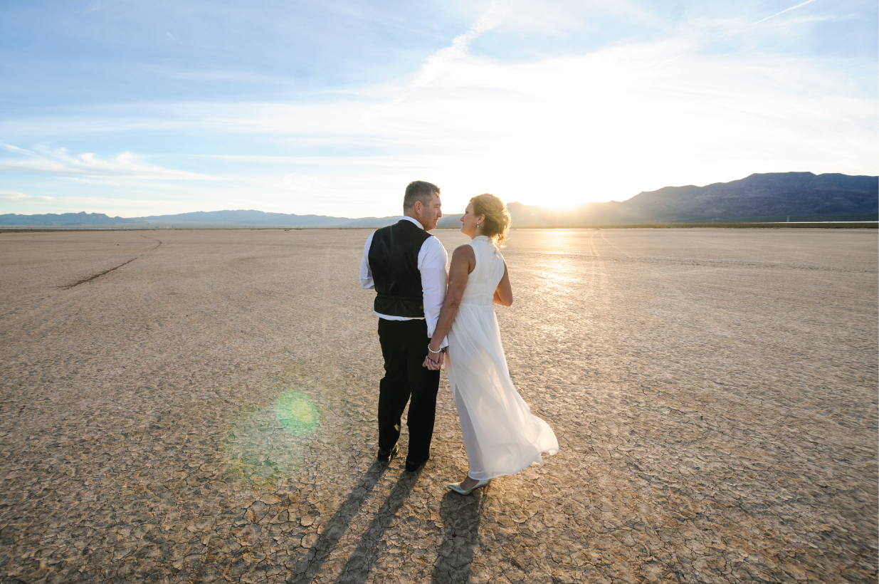 pop up wedding, las vegas elopement, ashley marie myers, las vegas wedding, elopement, desert elopement, vintage elopement