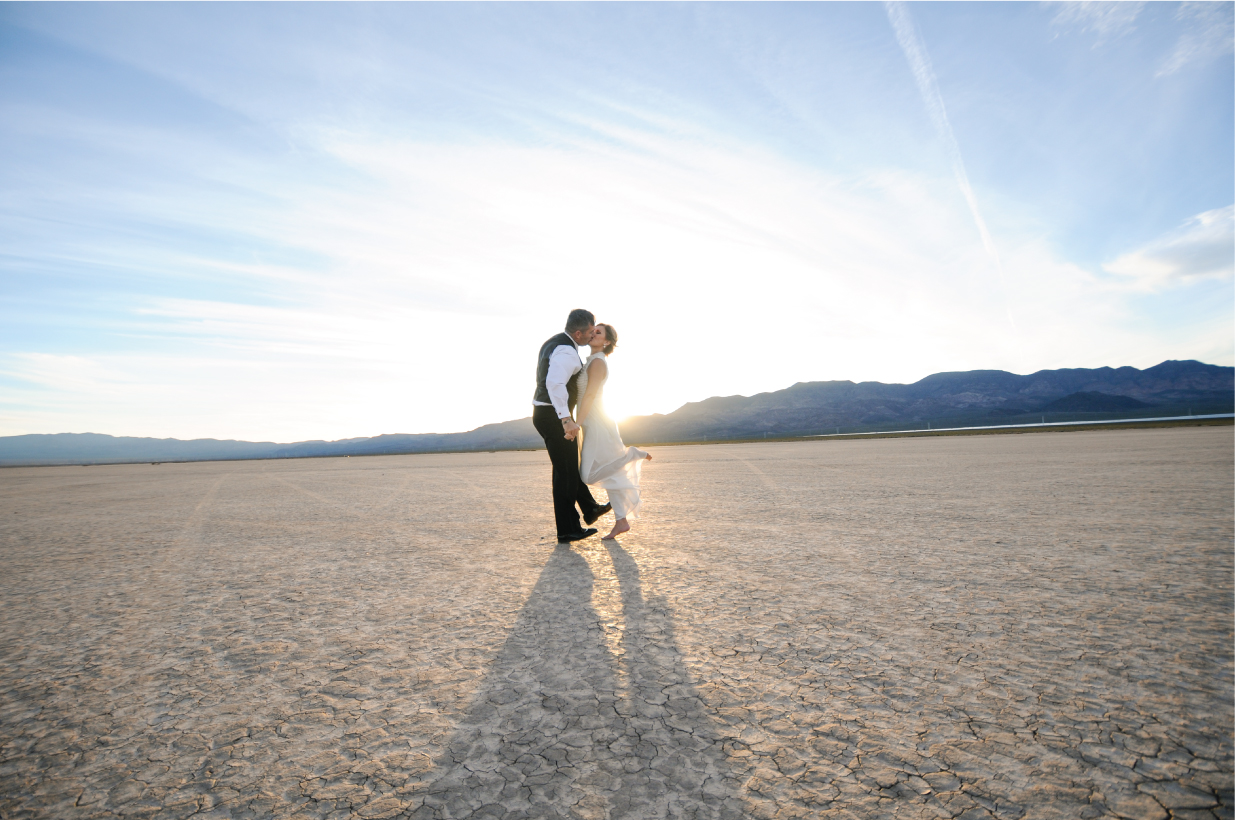 pop up wedding, las vegas elopement, ashley marie myers, las vegas wedding, elopement, desert elopement, vintage elopement