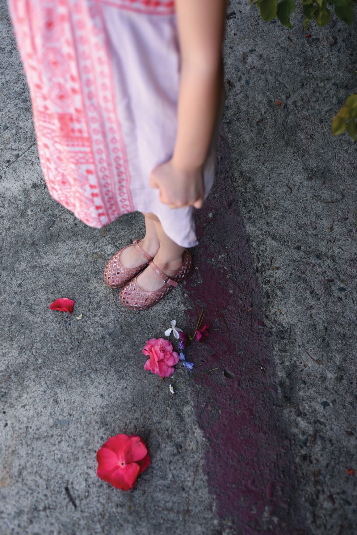lifestyle children photography, children photography, ashley marie myers, photographing children, how to photograph children, summer, old navy, jellies, children photos, photography of children