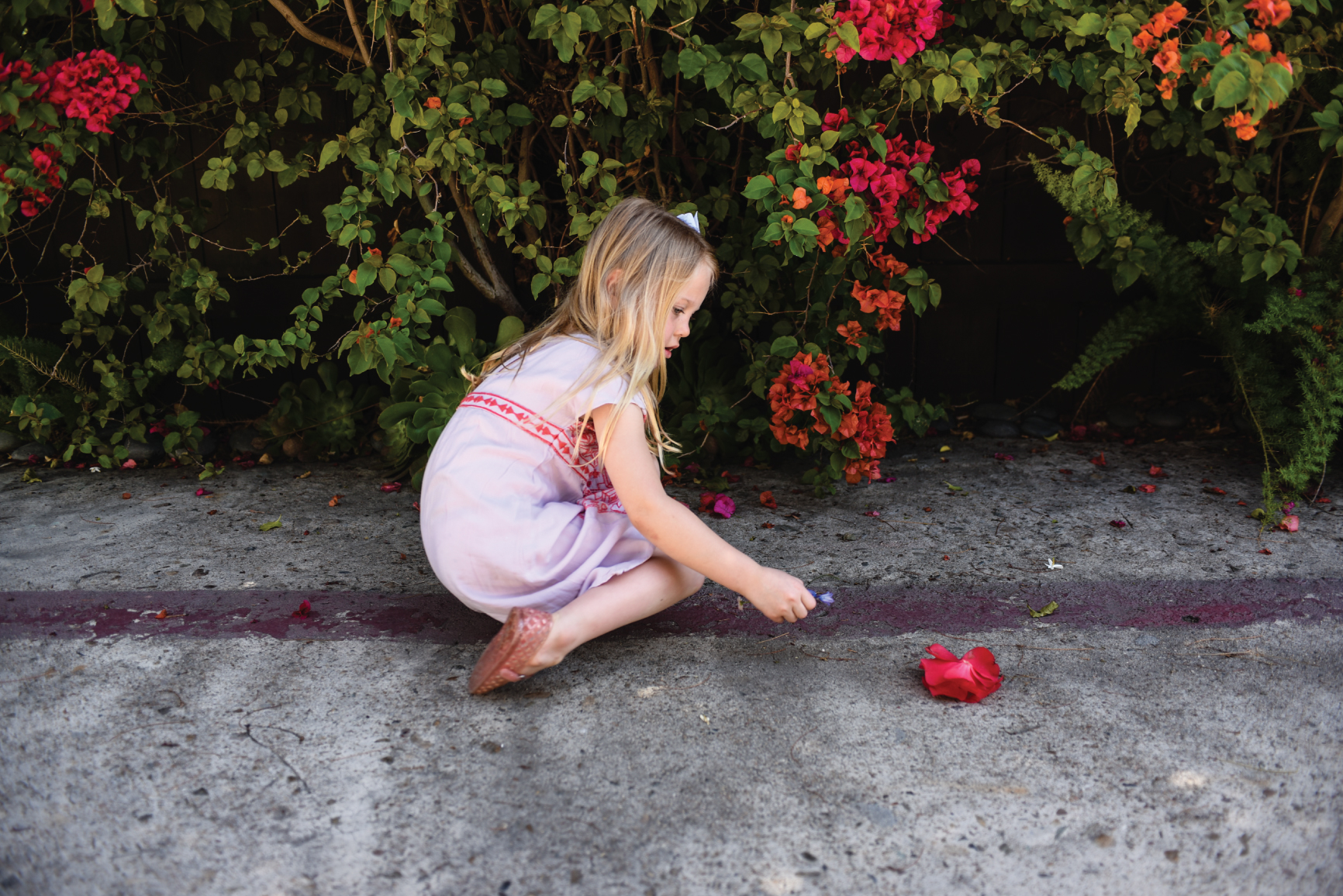 lifestyle children photography, children photography, ashley marie myers, photographing children, how to photograph children, summer, old navy, jellies, children photos, photography of children