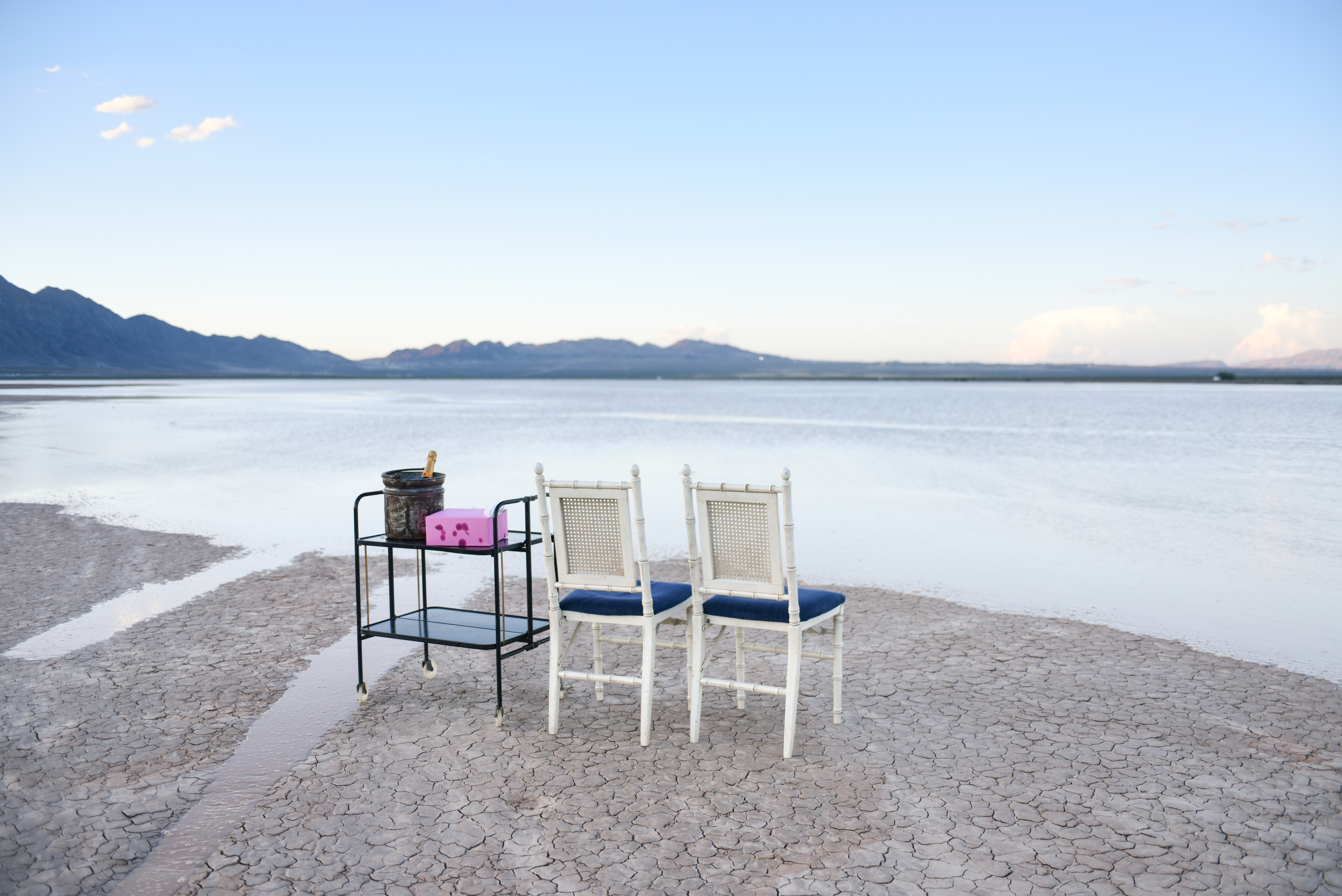 dry lake bed wedding, desert wedding, pop up wedding, elopement, las vegas elopement, desert elopement, flora pop elopement, ashley marie myers, lifestyle photography, lifestyle wedding, surprise wedding, surprise elopement, dry lake beds, las vegas, 