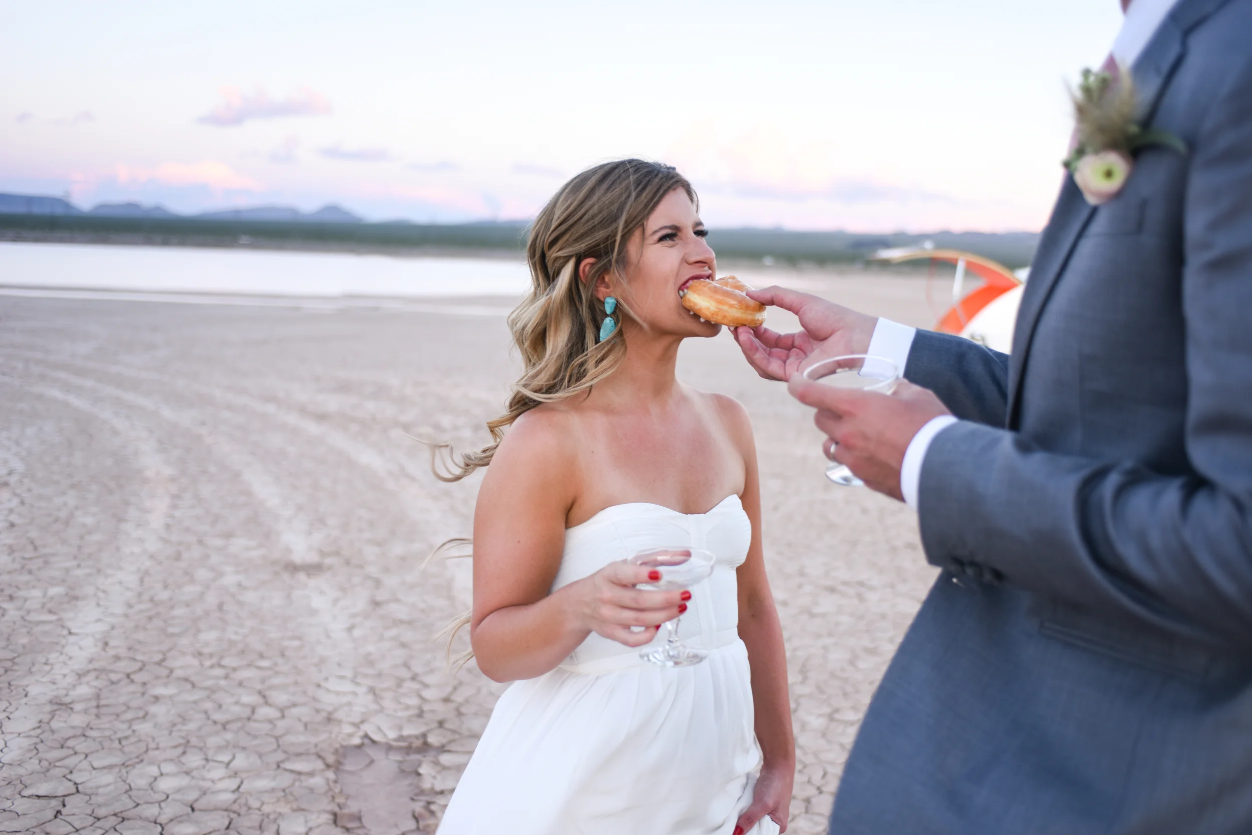 dry lake bed wedding, desert wedding, pop up wedding, elopement, las vegas elopement, desert elopement, flora pop elopement, ashley marie myers, lifestyle photography, lifestyle wedding, surprise wedding, surprise elopement, dry lake beds, las vegas, 