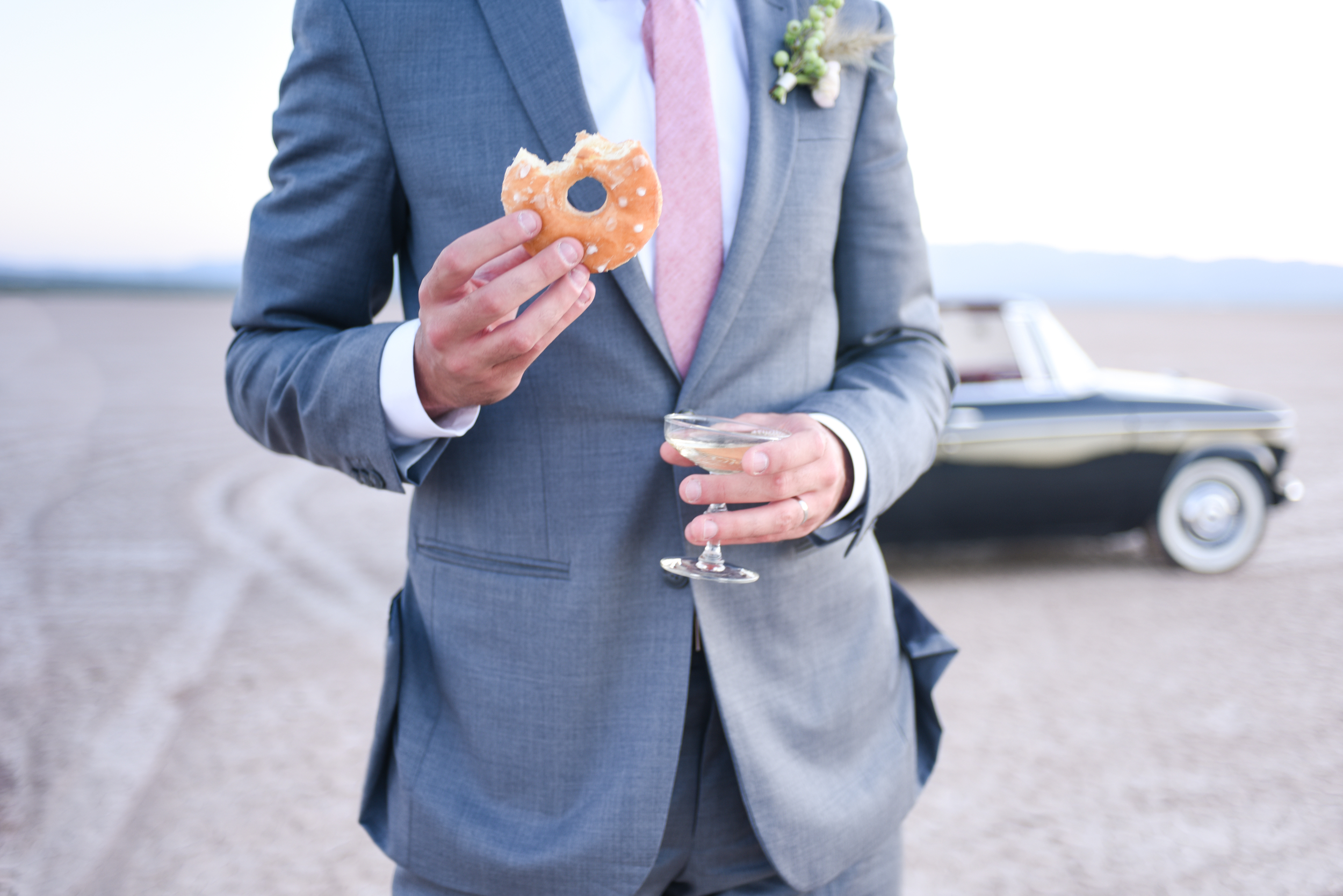 dry lake bed wedding, desert wedding, pop up wedding, elopement, las vegas elopement, desert elopement, flora pop elopement, ashley marie myers, lifestyle photography, lifestyle wedding, surprise wedding, surprise elopement, dry lake beds, las vegas, 