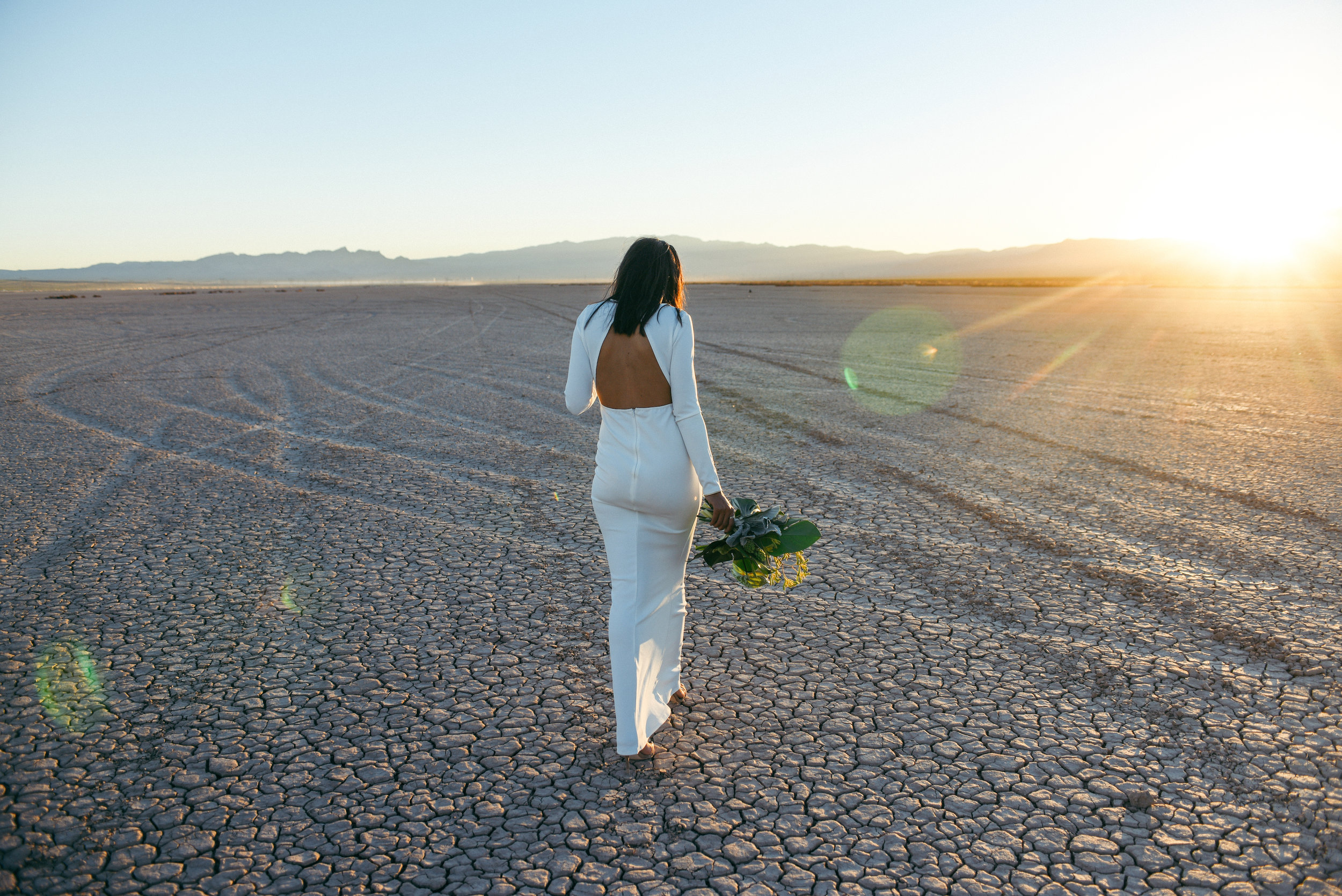 dry lake bed elopement, flora pop elopement, las vegas elopement, las vegas wedding, wedding flowers, bride