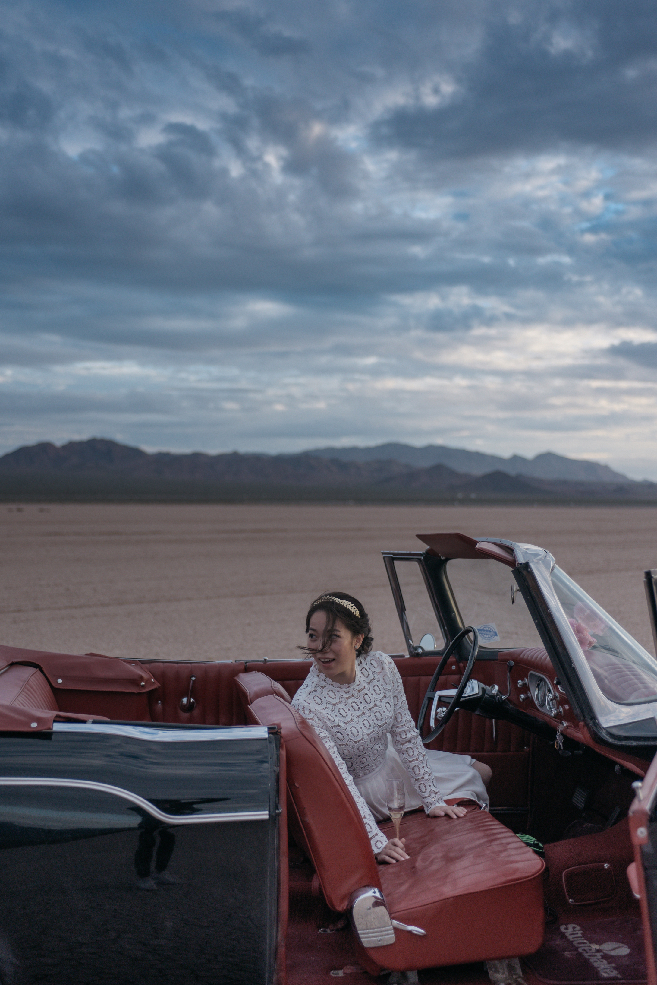 las vegas wedding, peachy keen unions, las vegas elopement, pop up wedding, las vegas, downtown las vegas, dry lake bed, dry lake bed wedding, asian wedding, wedding inspiration, las vegans wedding photographer
