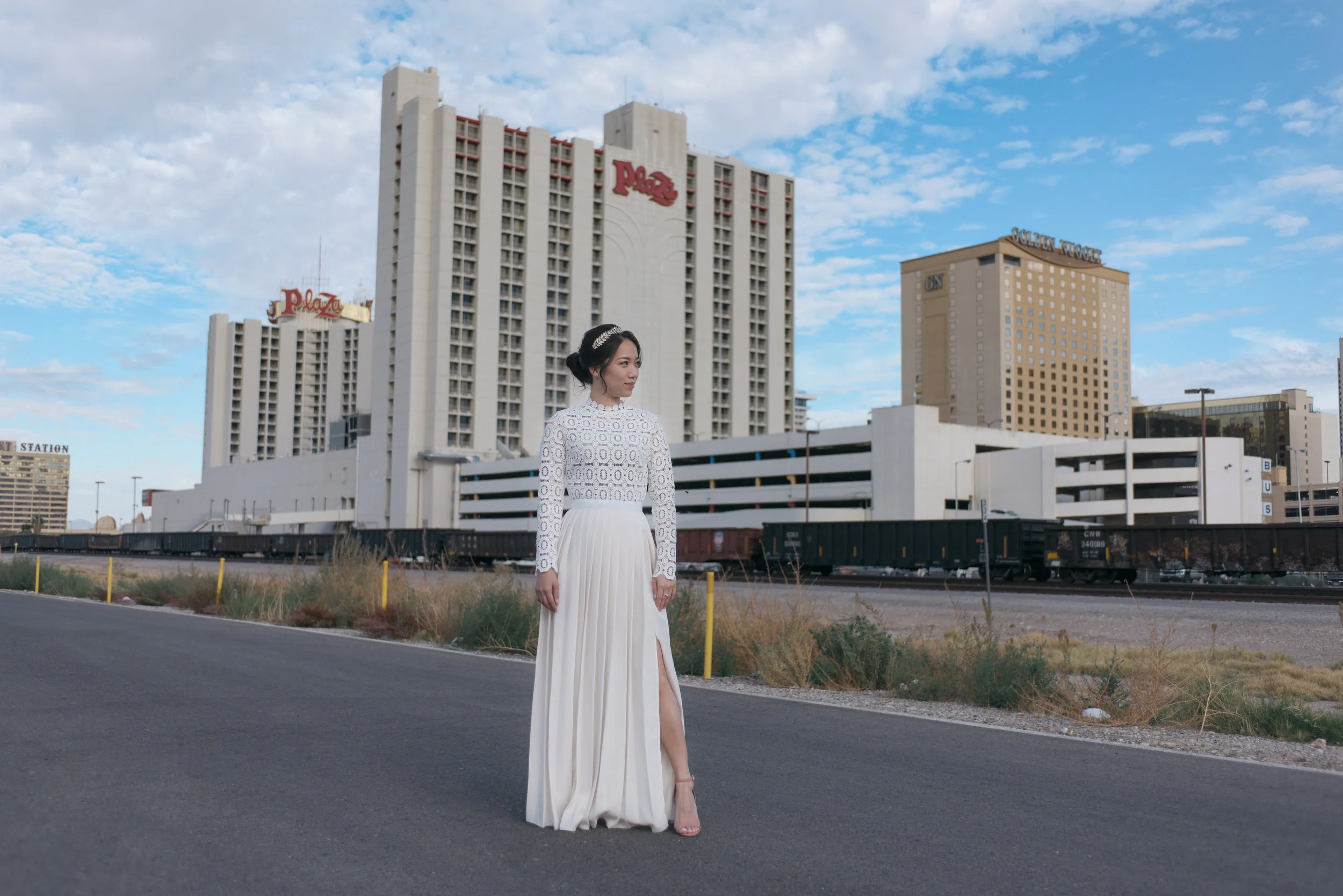 las vegas wedding, peachy keen unions, las vegas elopement, pop up wedding, las vegas, downtown las vegas, dry lake bed, dry lake bed wedding, asian wedding, wedding inspiration, las vegans wedding photographer