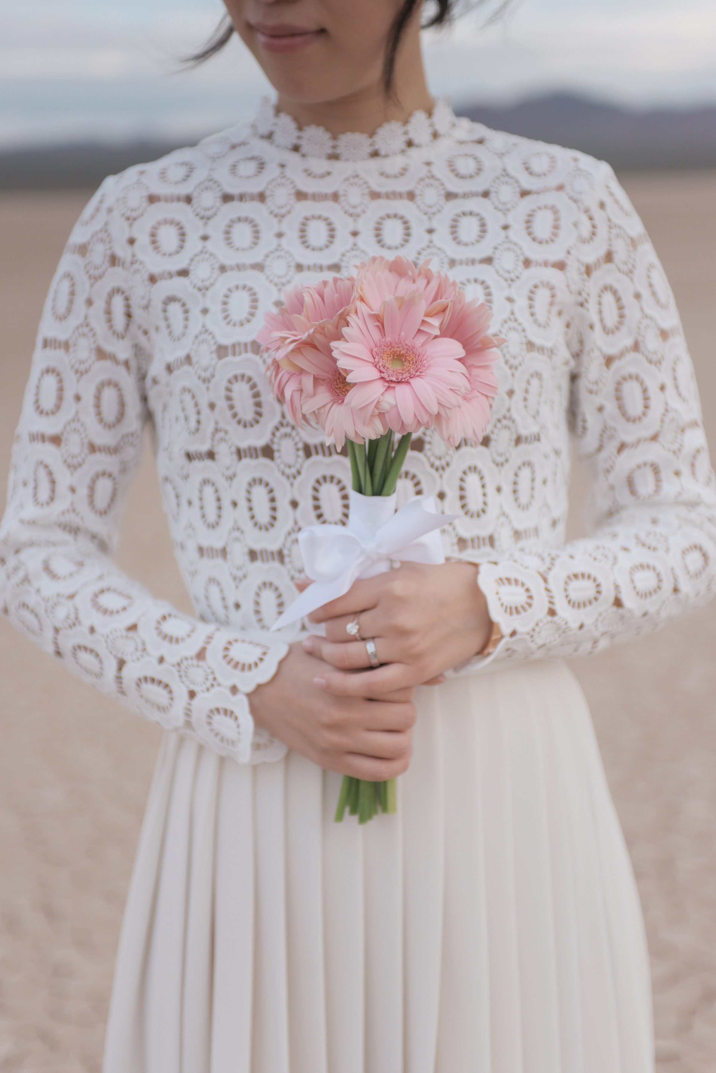 las vegas wedding, peachy keen unions, las vegas elopement, pop up wedding, las vegas, downtown las vegas, dry lake bed, dry lake bed wedding, asian wedding, wedding inspiration, las vegans wedding photographer