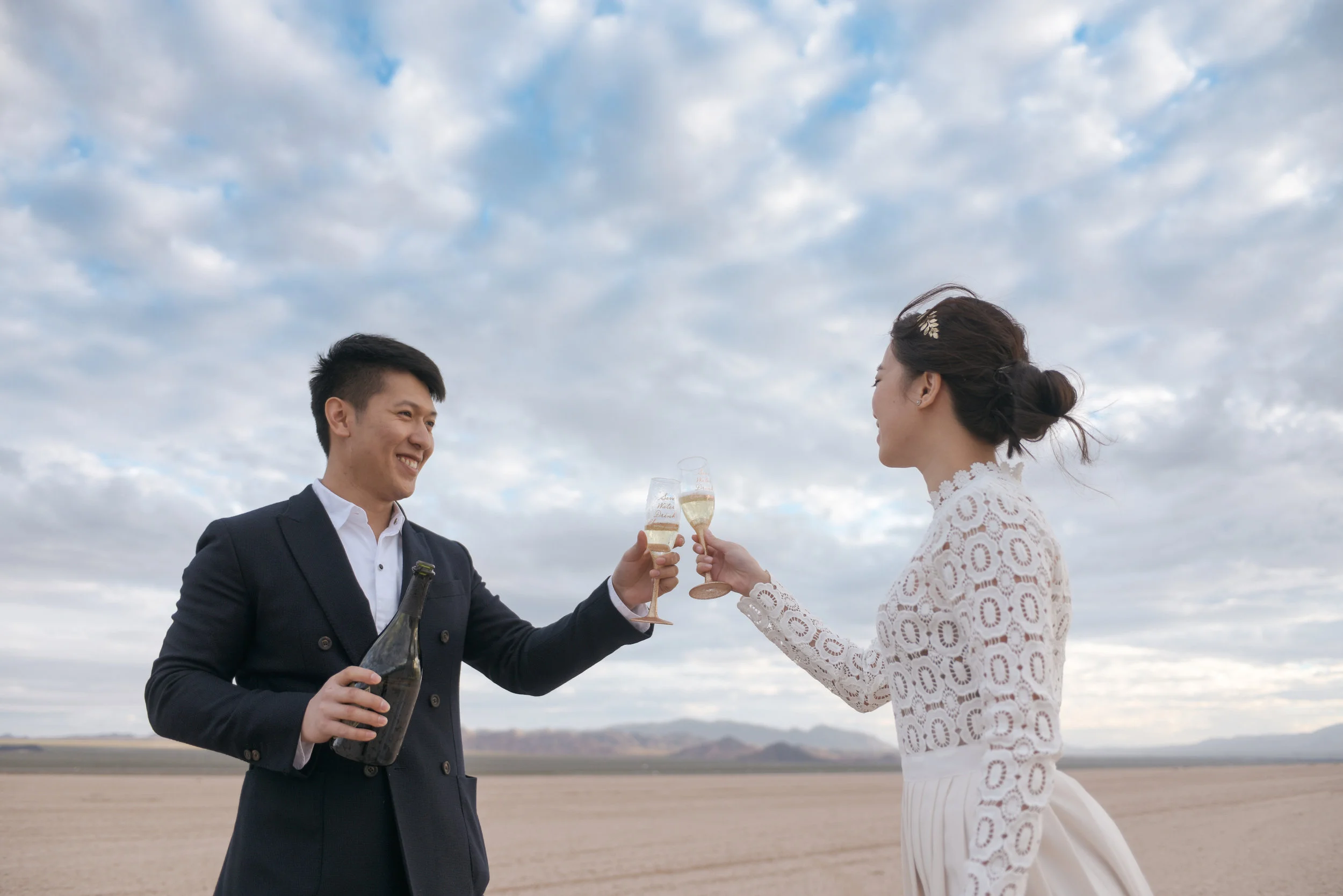 las vegas wedding, peachy keen unions, las vegas elopement, pop up wedding, las vegas, downtown las vegas, dry lake bed, dry lake bed wedding, asian wedding, wedding inspiration, las vegans wedding photographer