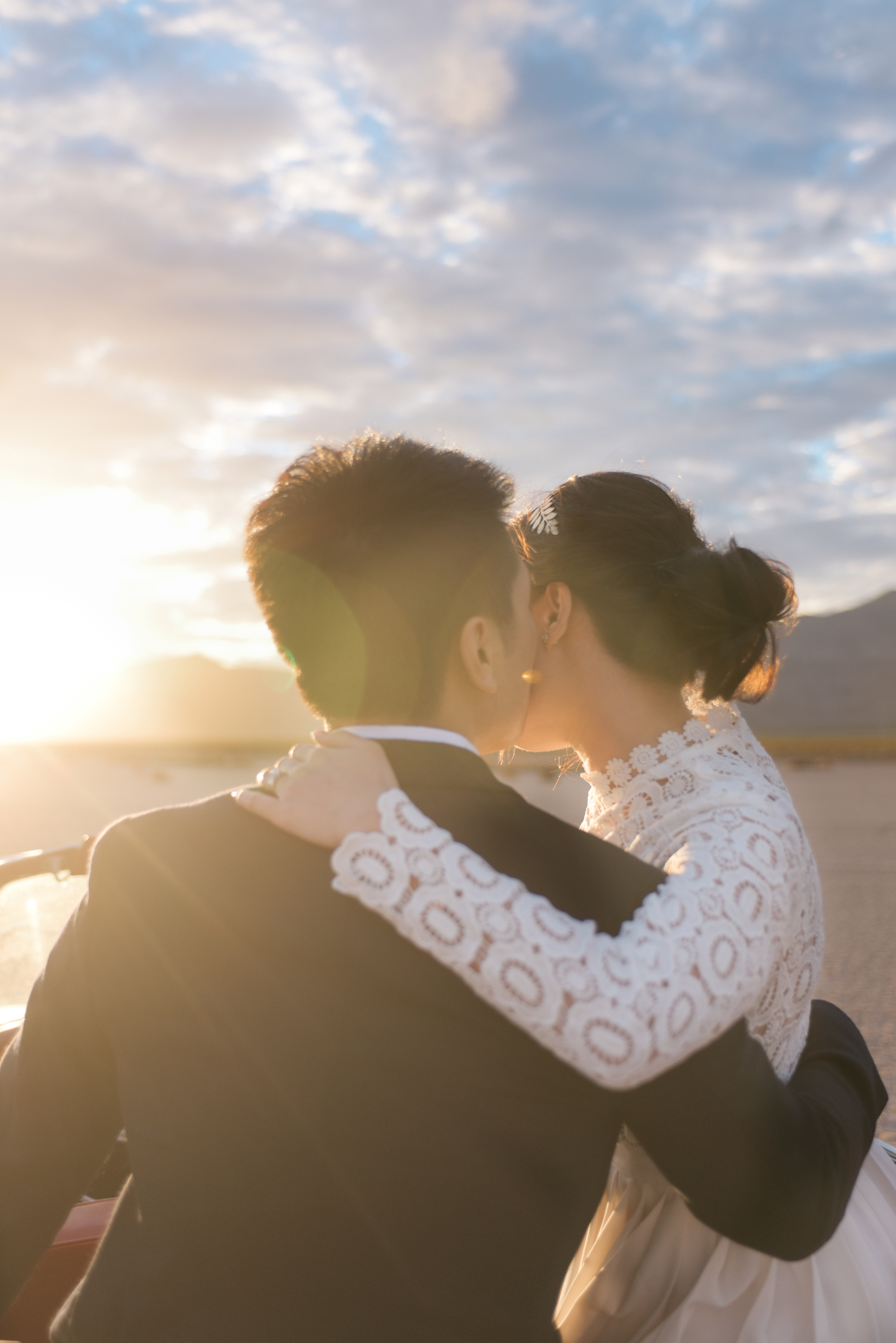las vegas wedding, peachy keen unions, las vegas elopement, pop up wedding, las vegas, downtown las vegas, dry lake bed, dry lake bed wedding, asian wedding, wedding inspiration, las vegans wedding photographer