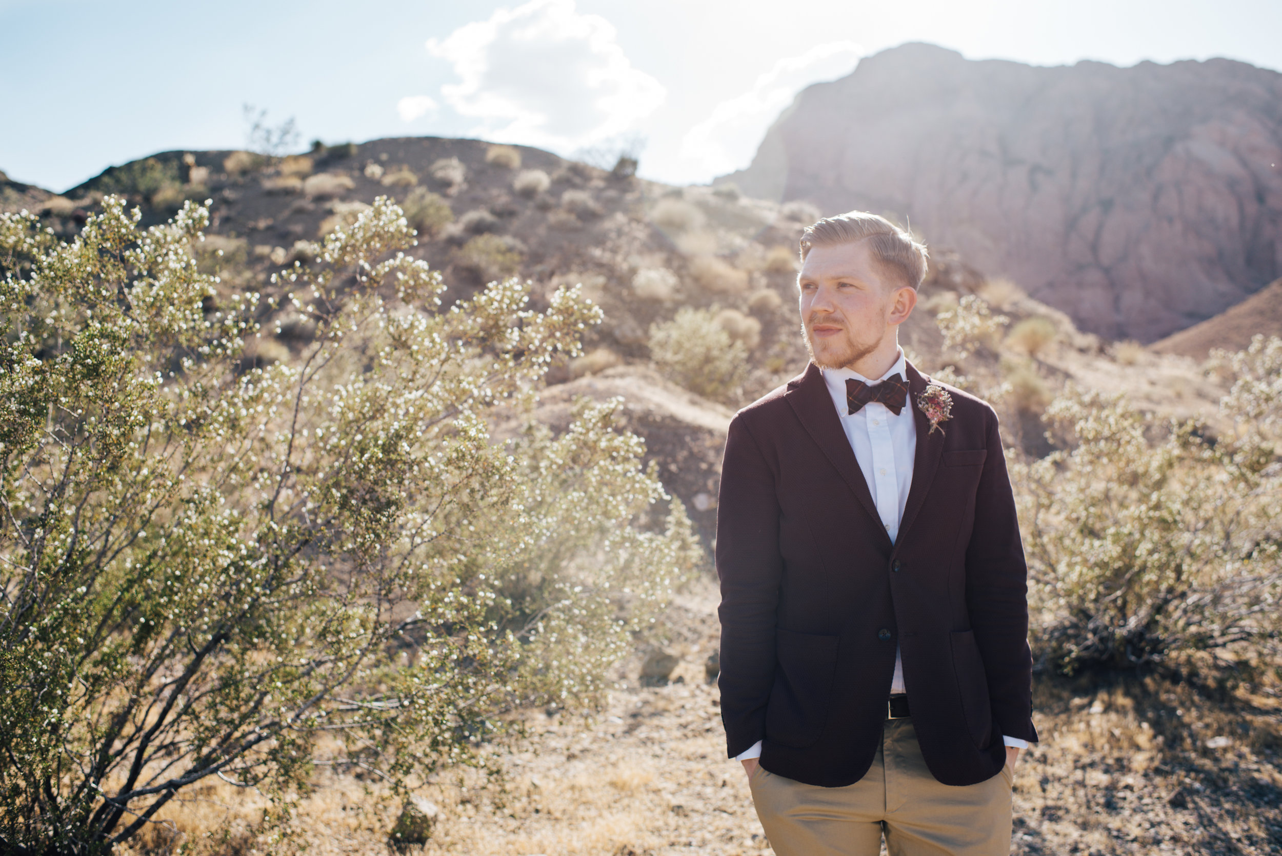 red head, ginger bride, vintage wedding, wedding las vegas, elopement las vegas, elopement, peachy keen union, red head bride, vintage bride, vintage car, tetra, yellow, desert wedding, summer wedding, las vegas, mojave desert, wedding inspiration, wed, i do, charming, las vegas elopement, elope, elopement photographer