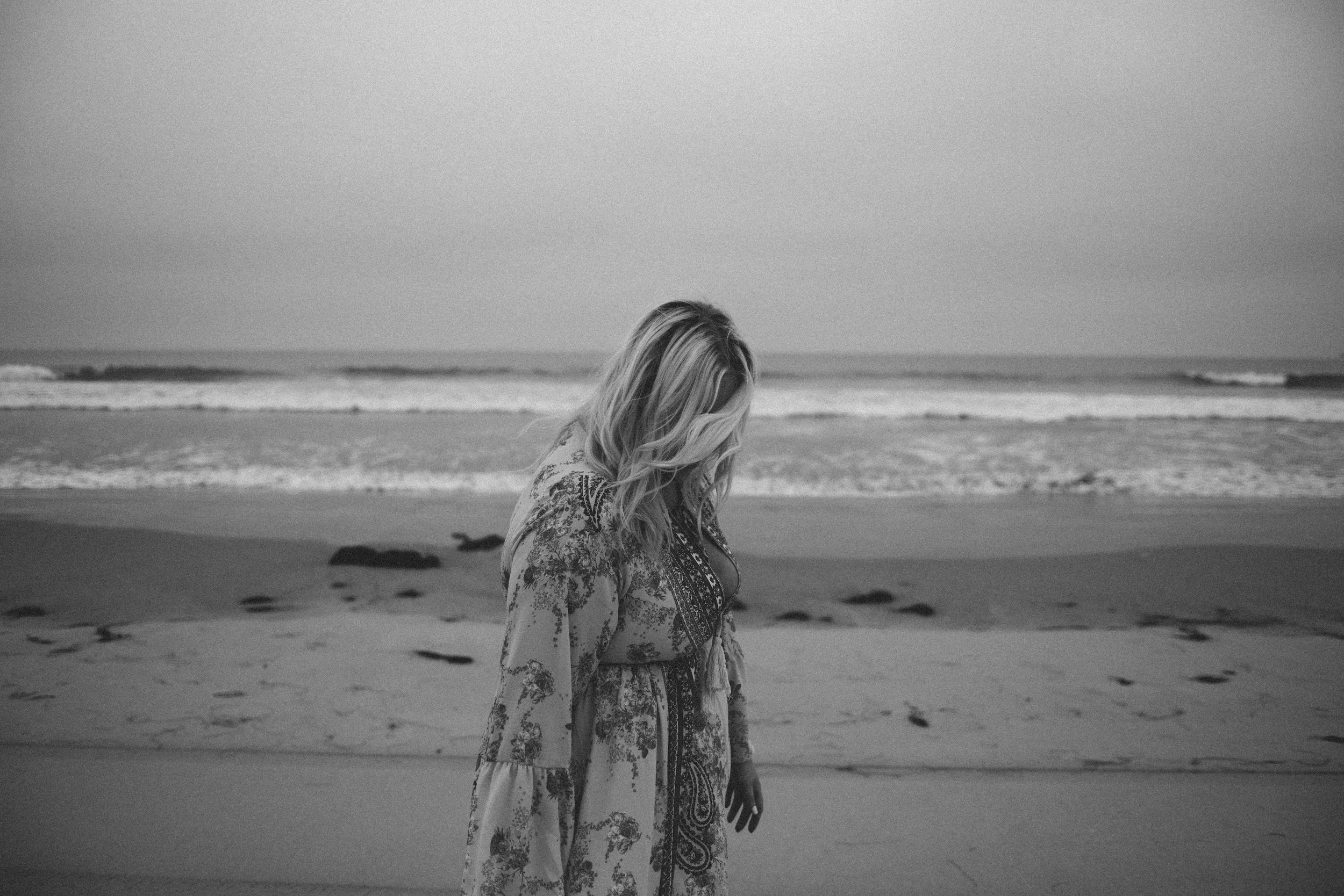 coronado photographer, lifestyle photographer, san diego photographer, san diego beaches, beach, waves, sea, ocean, woman, blonde, portrait, cali girl, southern california, 