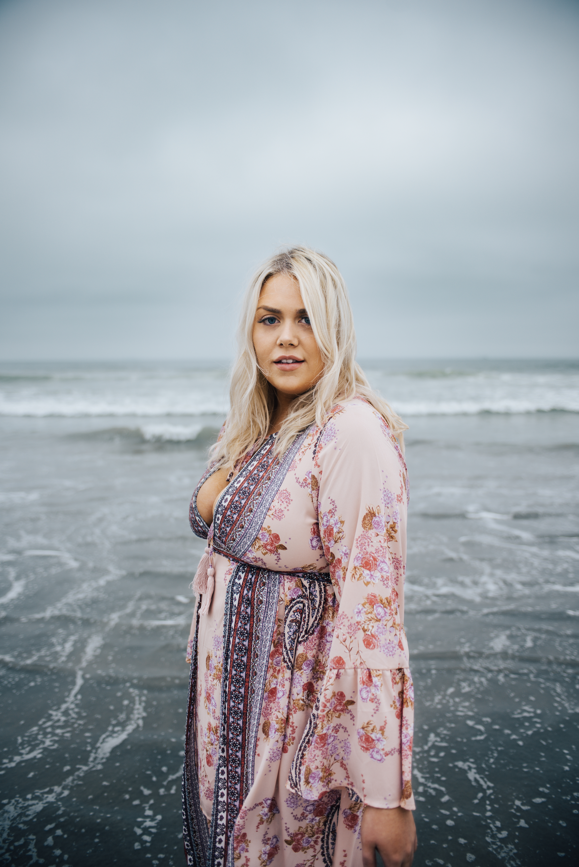 coronado photographer, lifestyle photographer, san diego photographer, san diego beaches, beach, waves, sea, ocean, woman, blonde, portrait, cali girl, southern california, 