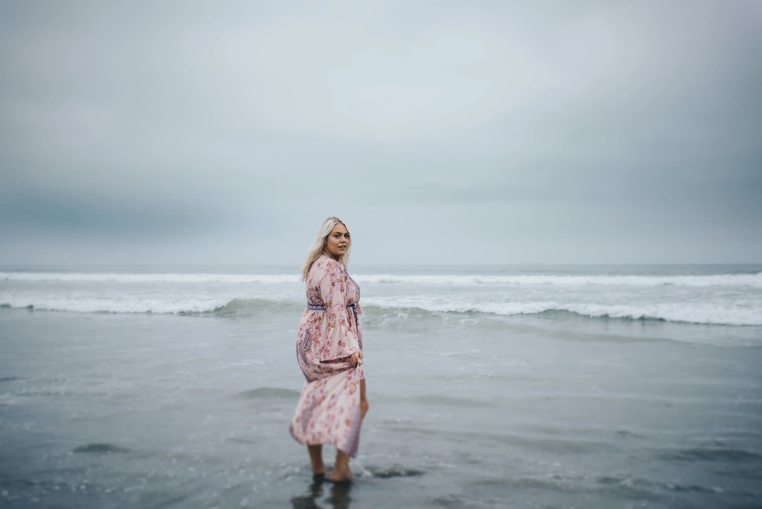 coronado photographer, lifestyle photographer, san diego photographer, san diego beaches, beach, waves, sea, ocean, woman, blonde, portrait, cali girl, southern california, 