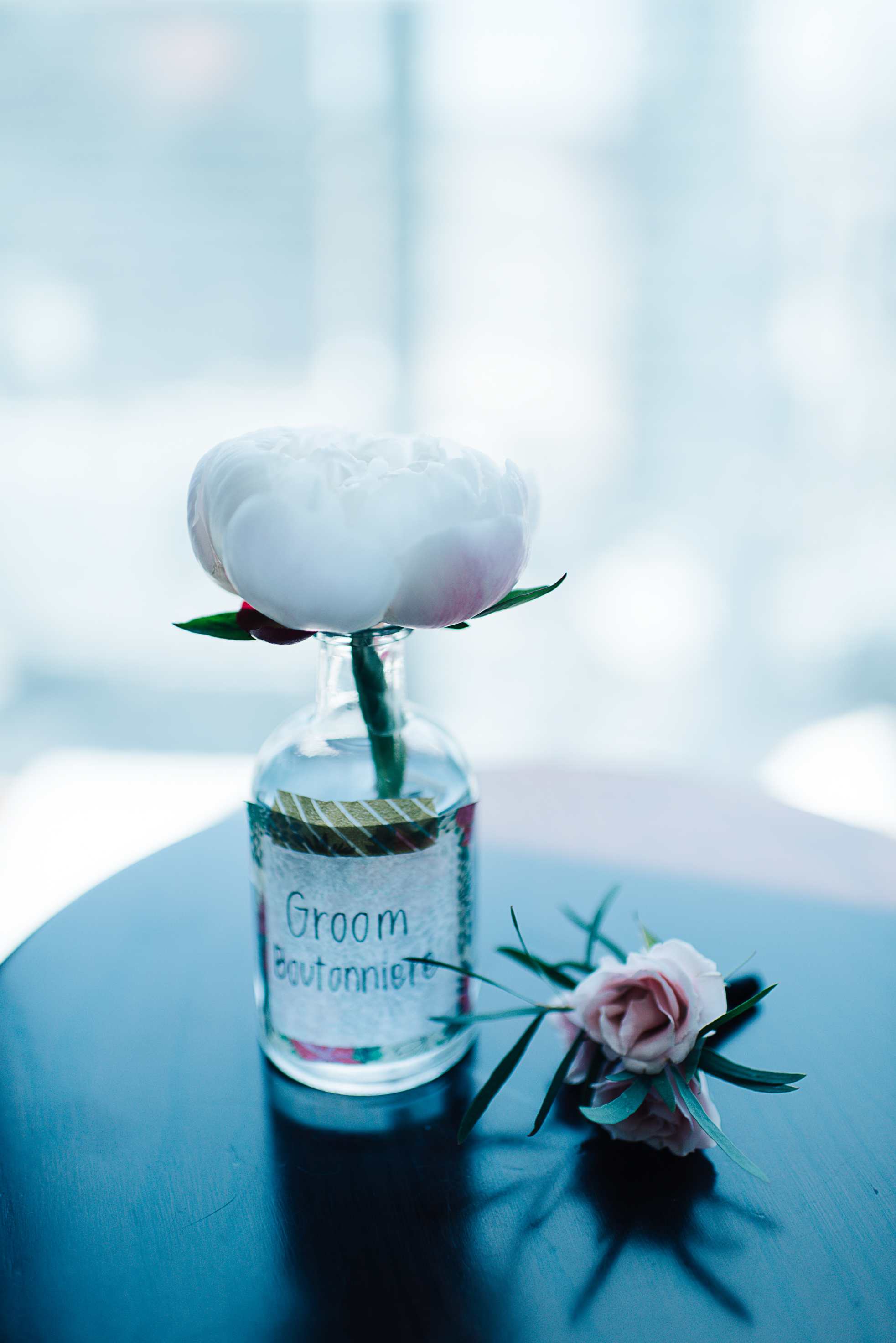 las vegas cosmopolitan wedding, las Vegas wedding, las vegas elopement, vegas wedding, vera wang wedding dress, handsome groom, beautiful bride, las vegas wedding photography, wedding inspiration, 1,000 roses, roses, simple wedding, classic wedding, vintage wedding, wedding photographer, ashley marie myers