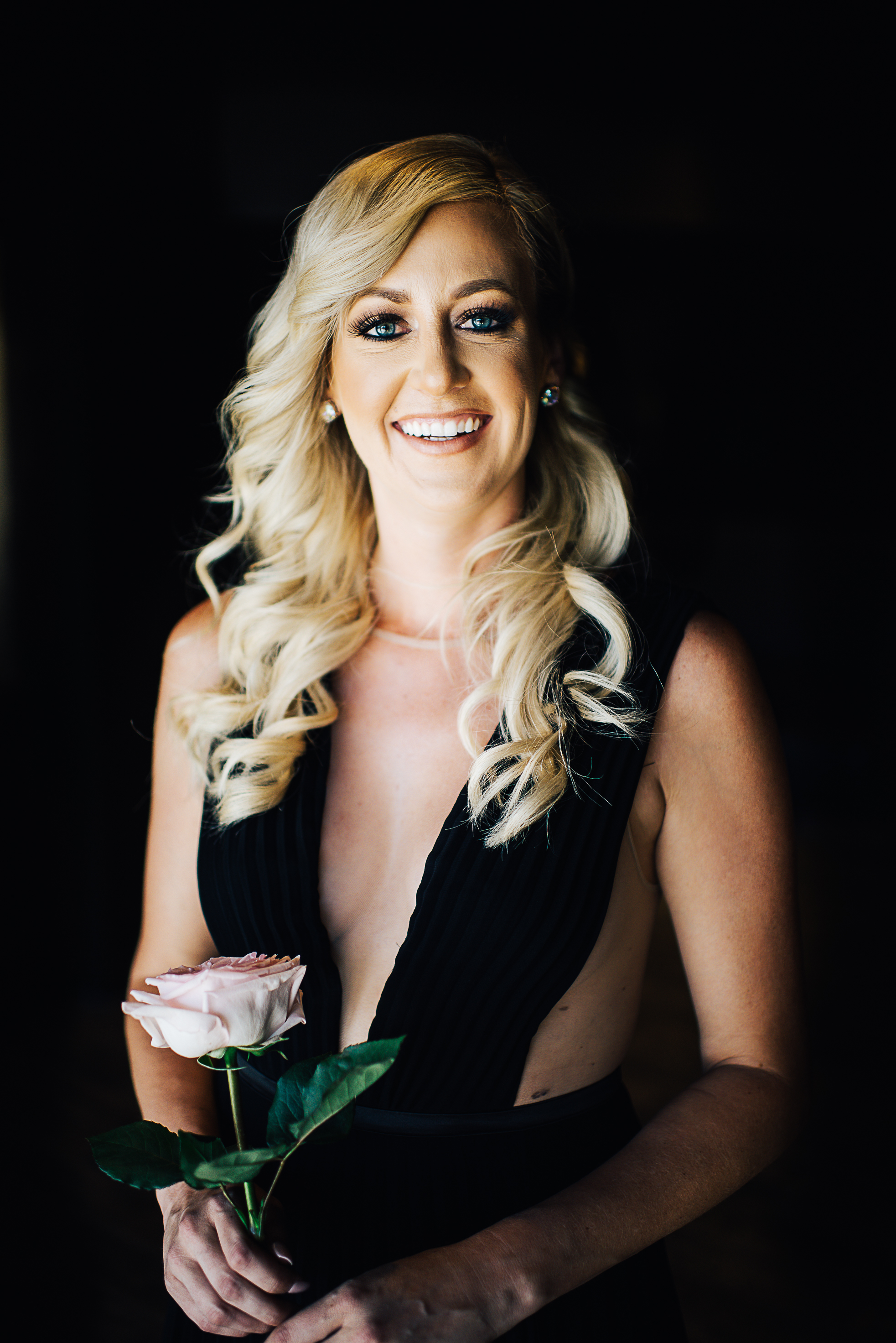 las vegas cosmopolitan wedding, las Vegas wedding, las vegas elopement, vegas wedding, vera wang wedding dress, handsome groom, beautiful bride, las vegas wedding photography, wedding inspiration, 1,000 roses, roses, simple wedding, classic wedding, vintage wedding, wedding photographer, ashley marie myers