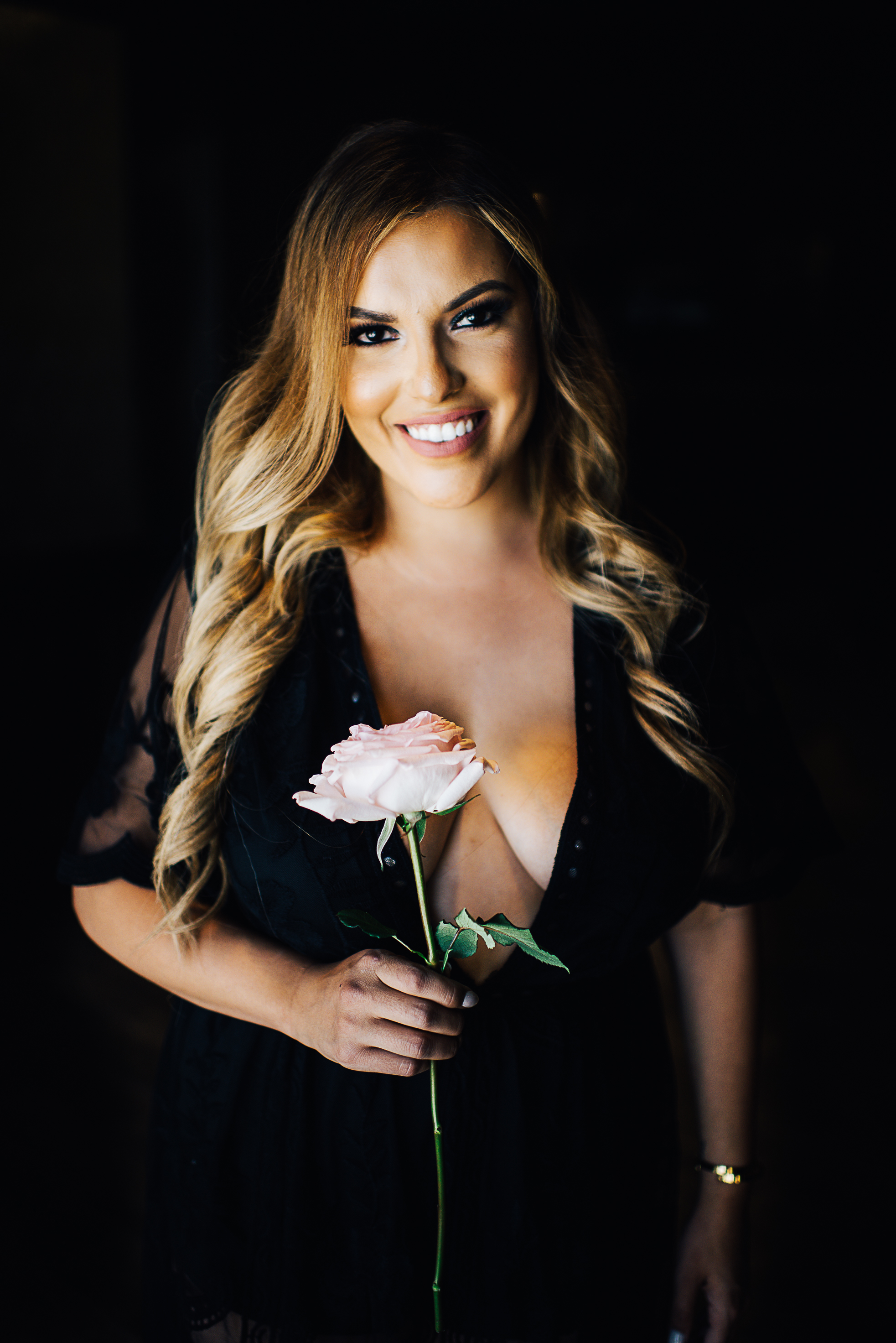 las vegas cosmopolitan wedding, las Vegas wedding, las vegas elopement, vegas wedding, vera wang wedding dress, handsome groom, beautiful bride, las vegas wedding photography, wedding inspiration, 1,000 roses, roses, simple wedding, classic wedding, vintage wedding, wedding photographer, ashley marie myers