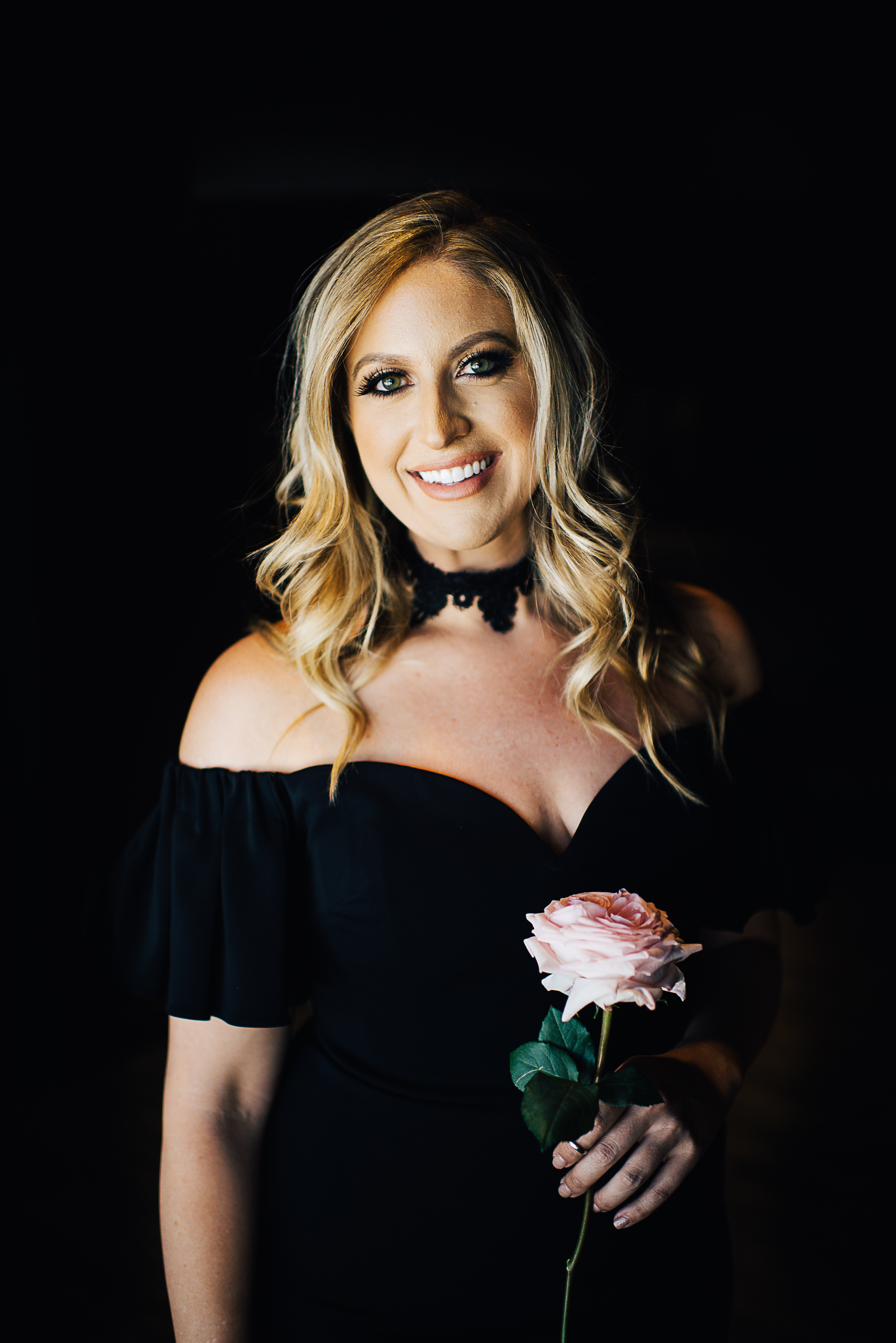 las vegas cosmopolitan wedding, las Vegas wedding, las vegas elopement, vegas wedding, vera wang wedding dress, handsome groom, beautiful bride, las vegas wedding photography, wedding inspiration, 1,000 roses, roses, simple wedding, classic wedding, vintage wedding, wedding photographer, ashley marie myers