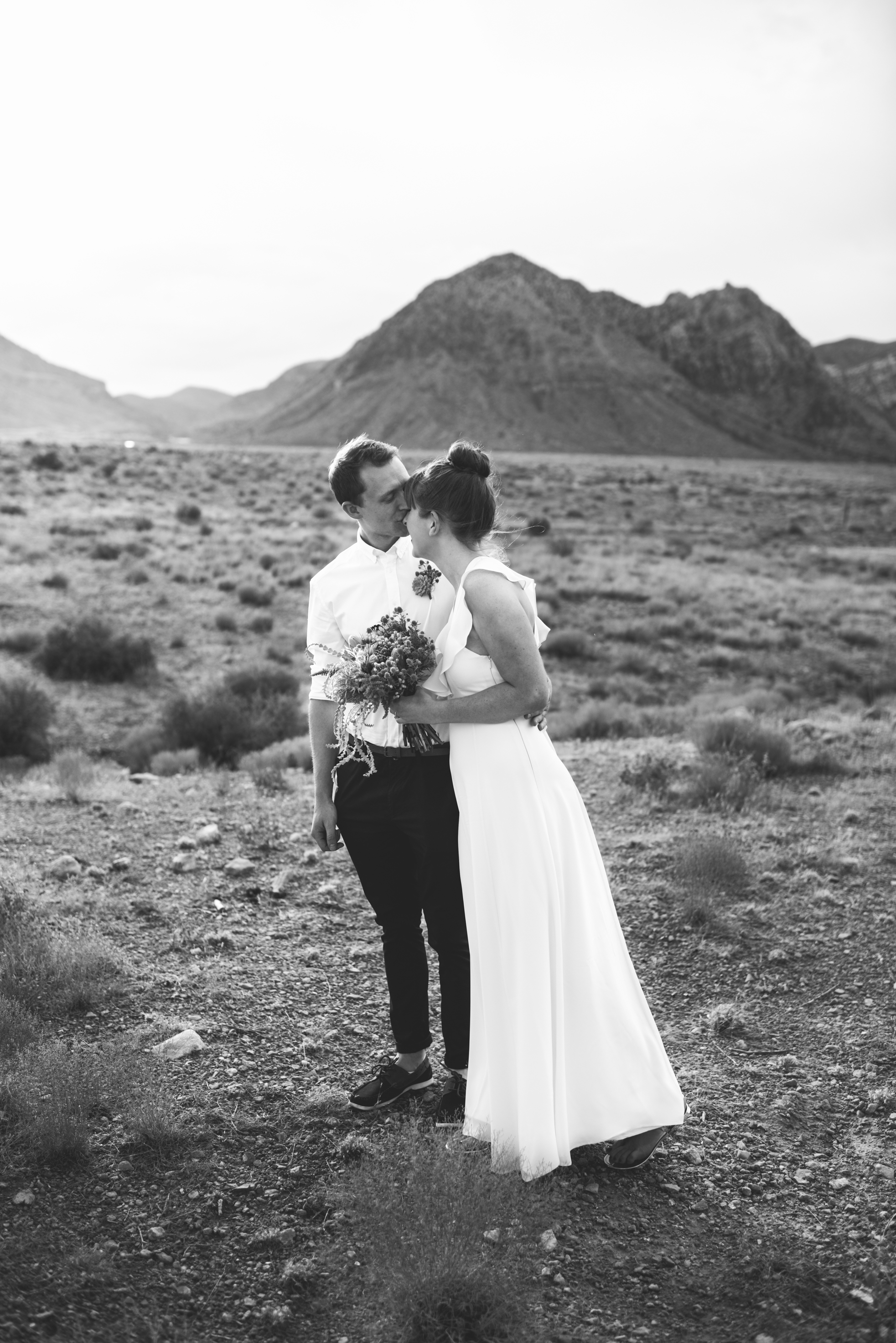 FLora Pop Desert Ceremony Red Rock Las Vegas Photography by Ashley Marie-19.jpg