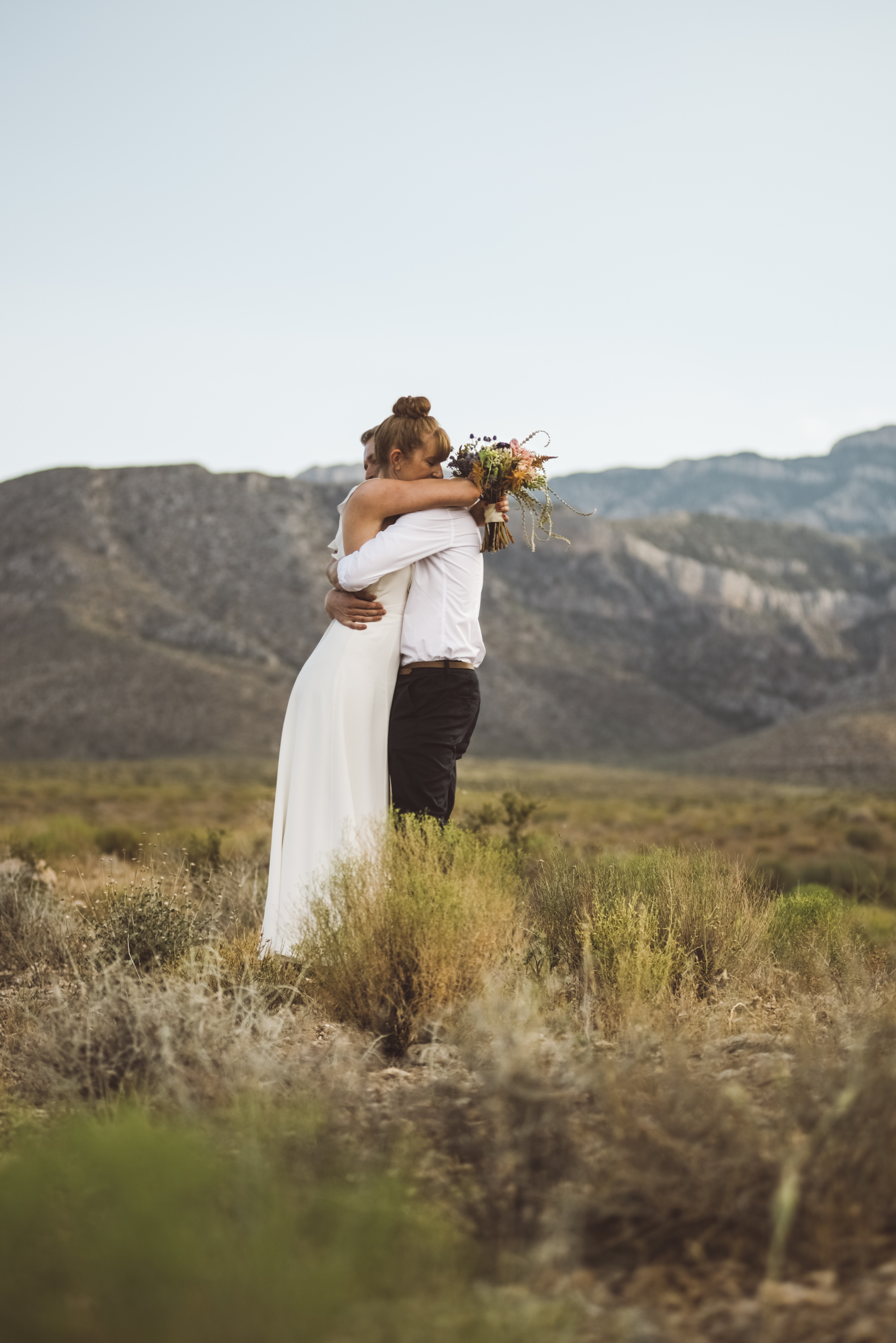 FLora Pop Desert Ceremony Red Rock Las Vegas Photography by Ashley Marie-74.jpg