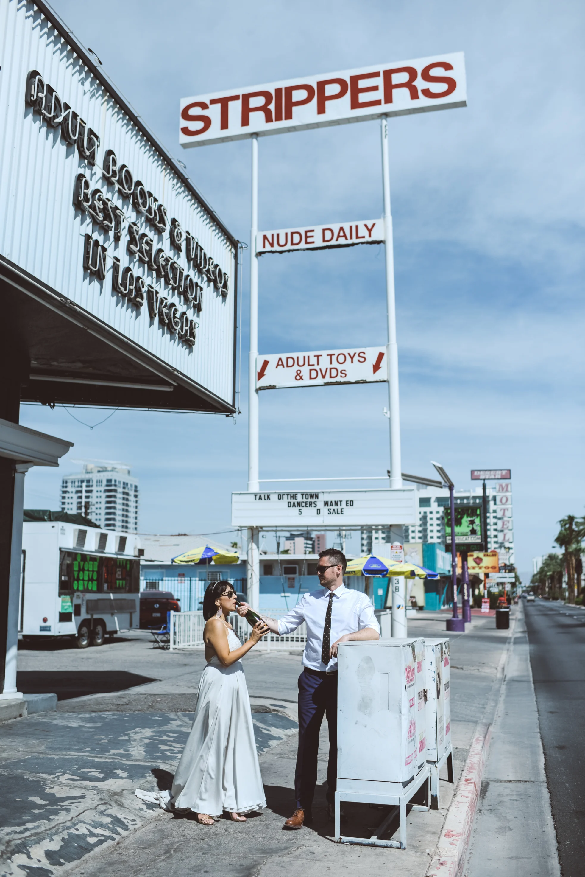 Lifestyle Photography by Ashley Marie Myers Neon Museum Elopemnt DTLV-273.jpg