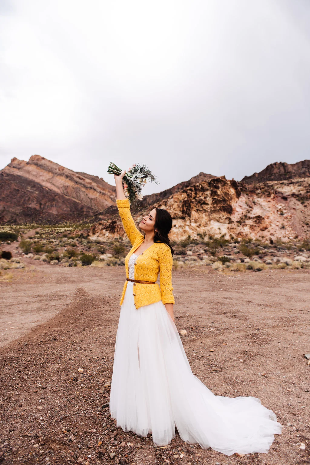 las vegas elopement, flora pop elopement, rainy day wedding, wedding, rainy day, wedding inspiration, desert elopement, lithuanian bride, military groom, las vegas elopement, 